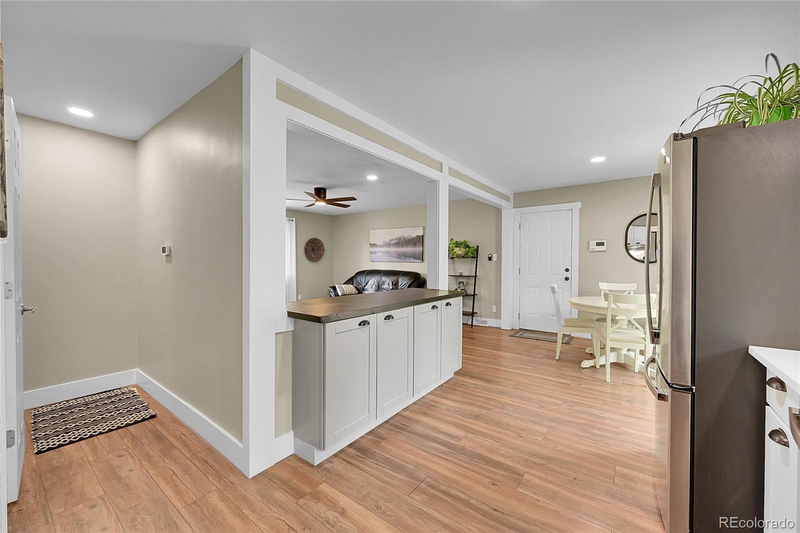 MLS Image #4 for 962 s potomac way,aurora, Colorado