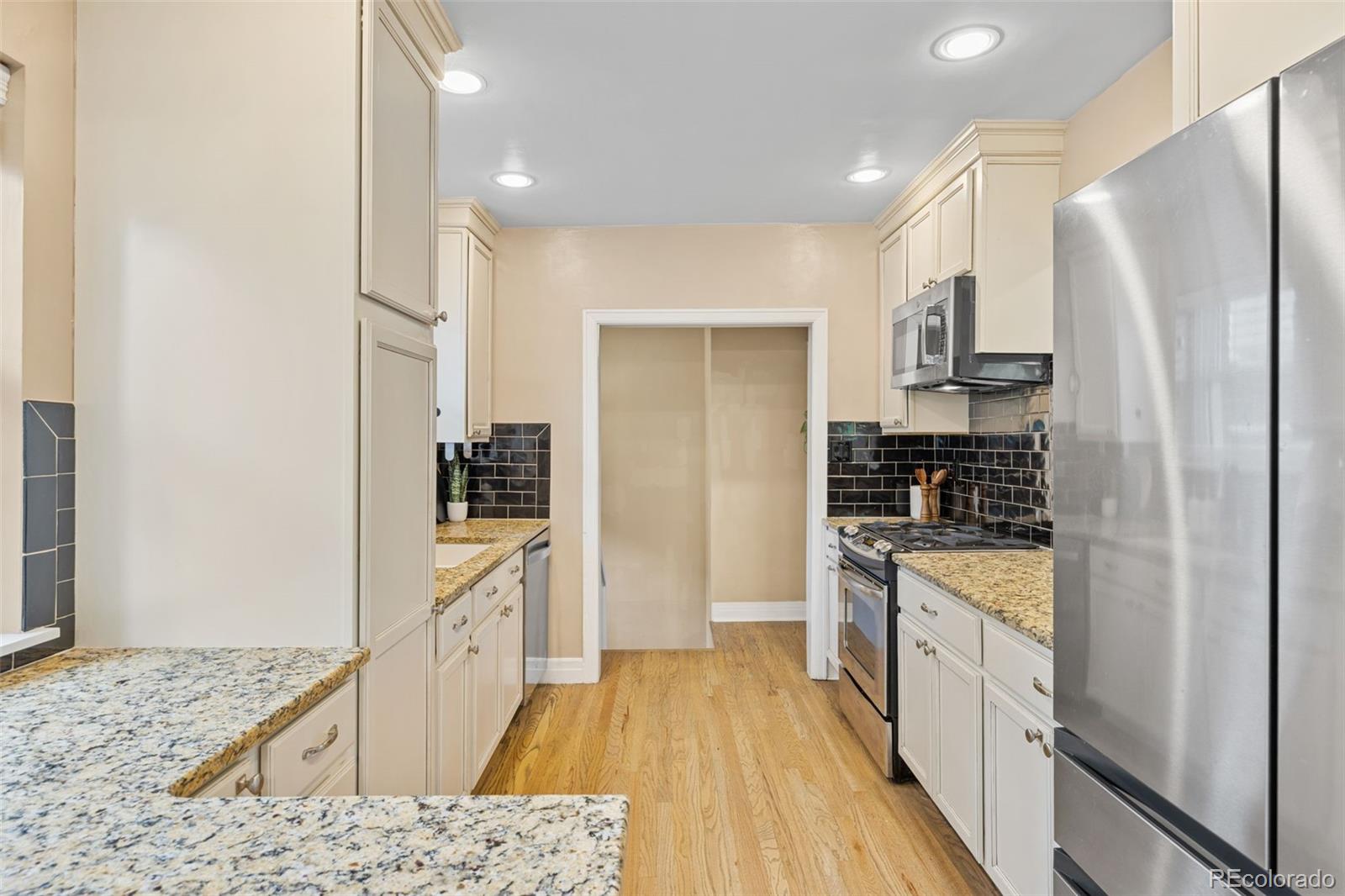 MLS Image #14 for 3334 w 37th avenue,denver, Colorado