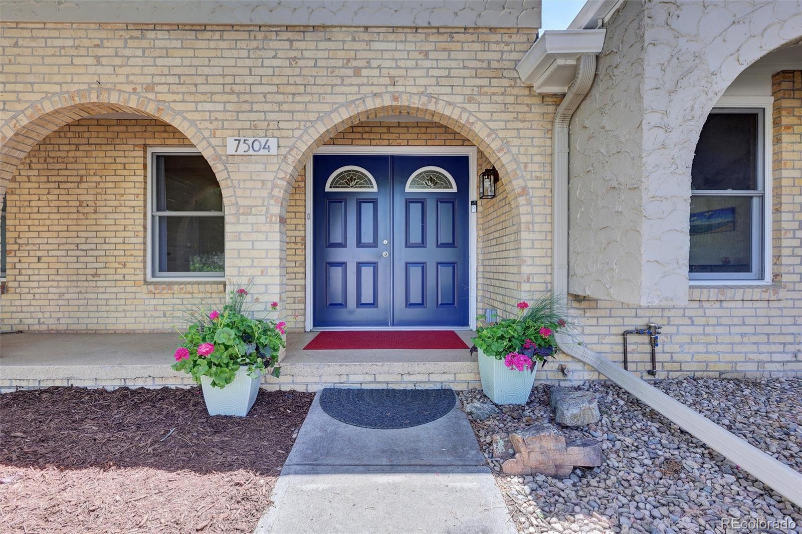 MLS Image #2 for 7504 e jefferson drive,denver, Colorado