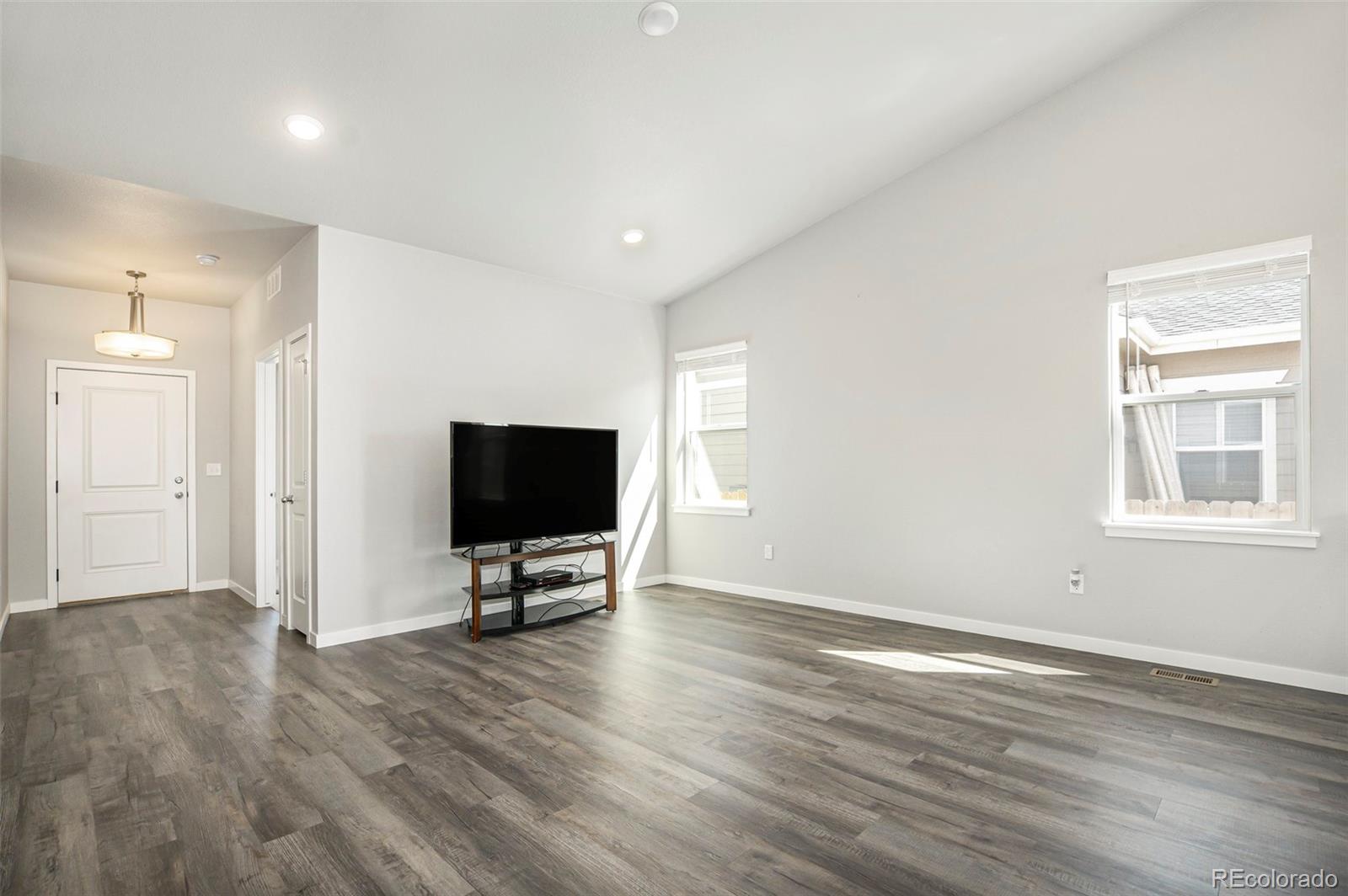 MLS Image #4 for 502  pronghorn court,wiggins, Colorado