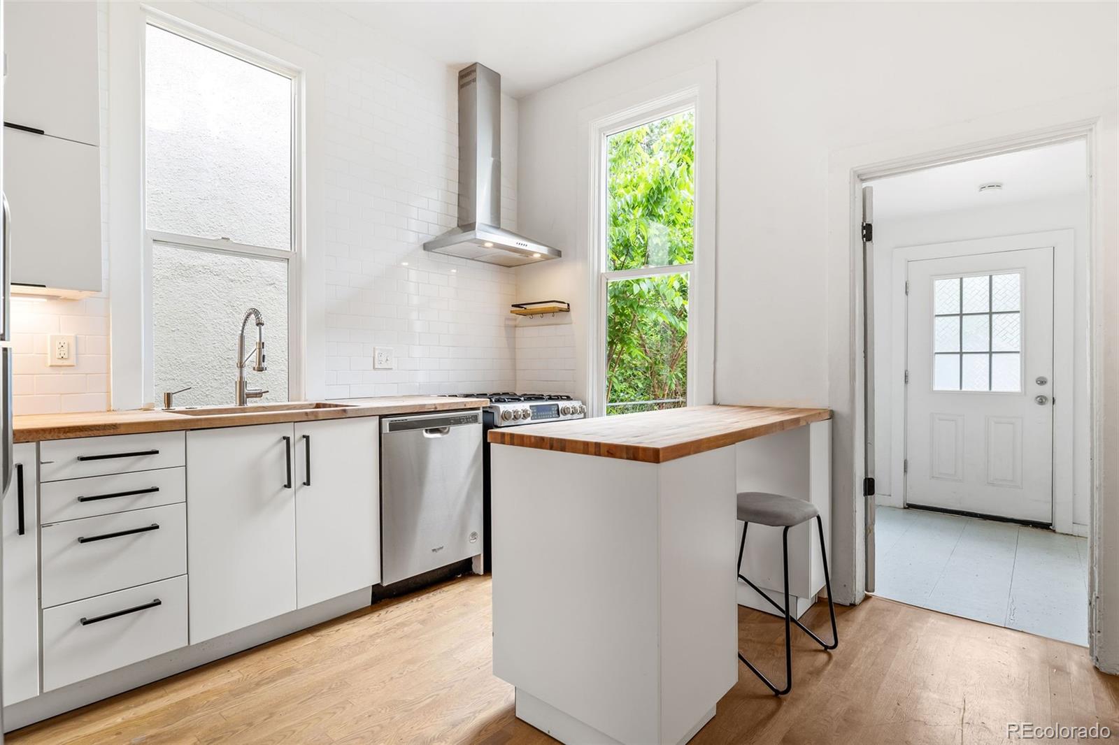 MLS Image #12 for 2841  stout street,denver, Colorado