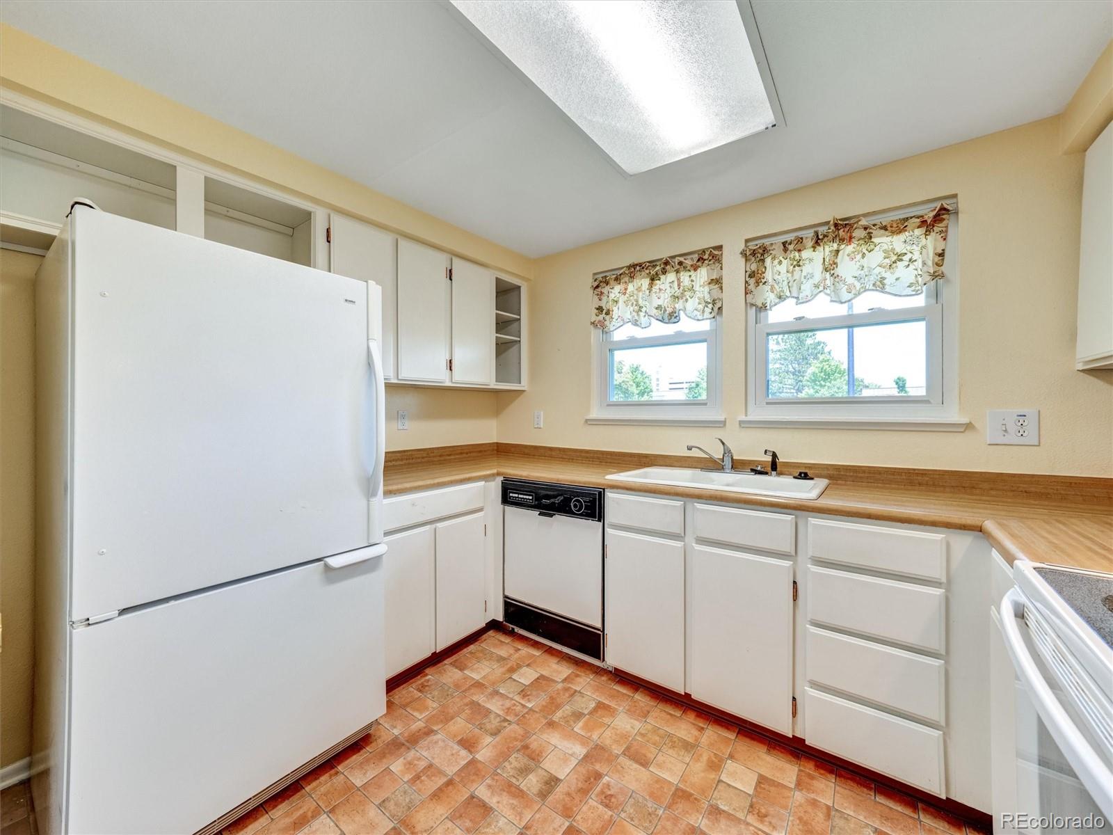 MLS Image #11 for 8730 e roundtree avenue,greenwood village, Colorado
