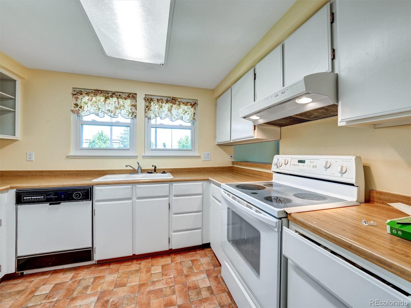 MLS Image #12 for 8730 e roundtree avenue,greenwood village, Colorado