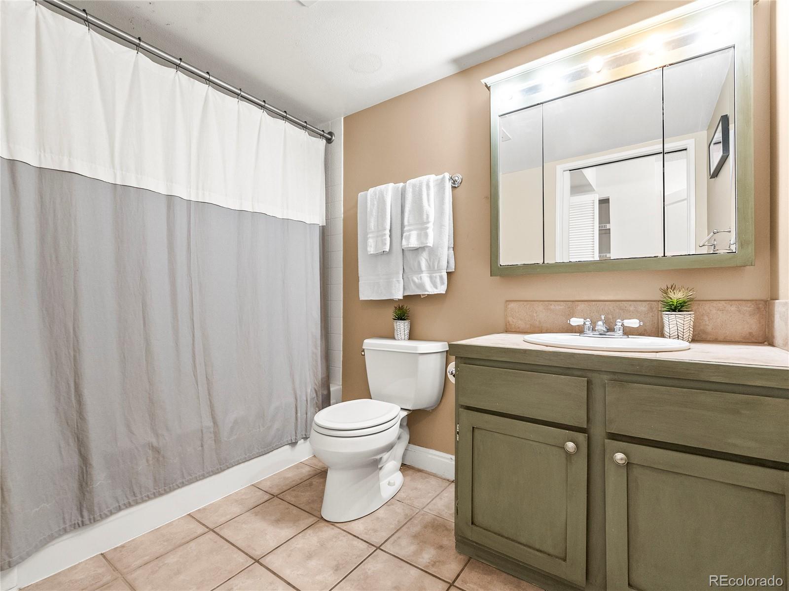 MLS Image #2 for 1301  speer boulevard,denver, Colorado