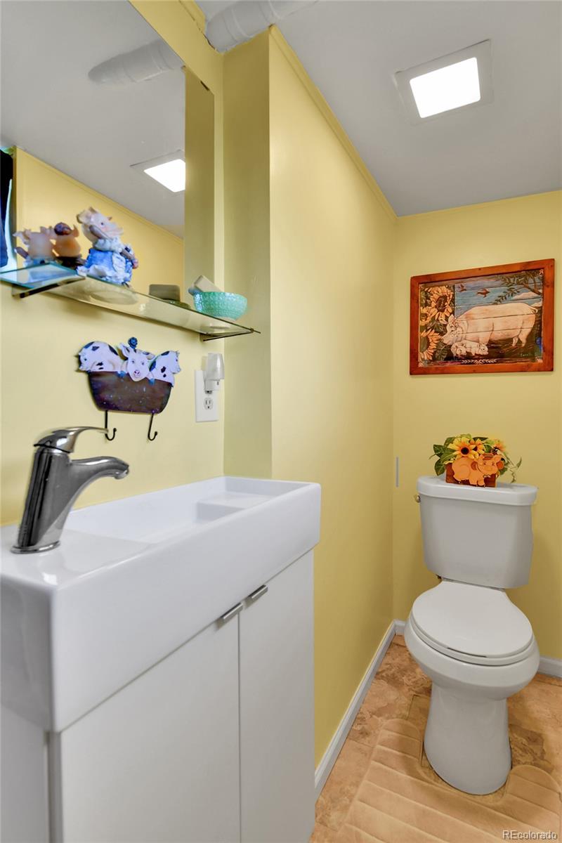 MLS Image #26 for 3266 s wabash court,denver, Colorado