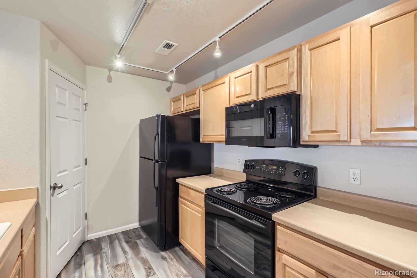 MLS Image #4 for 5255  memphis street,denver, Colorado