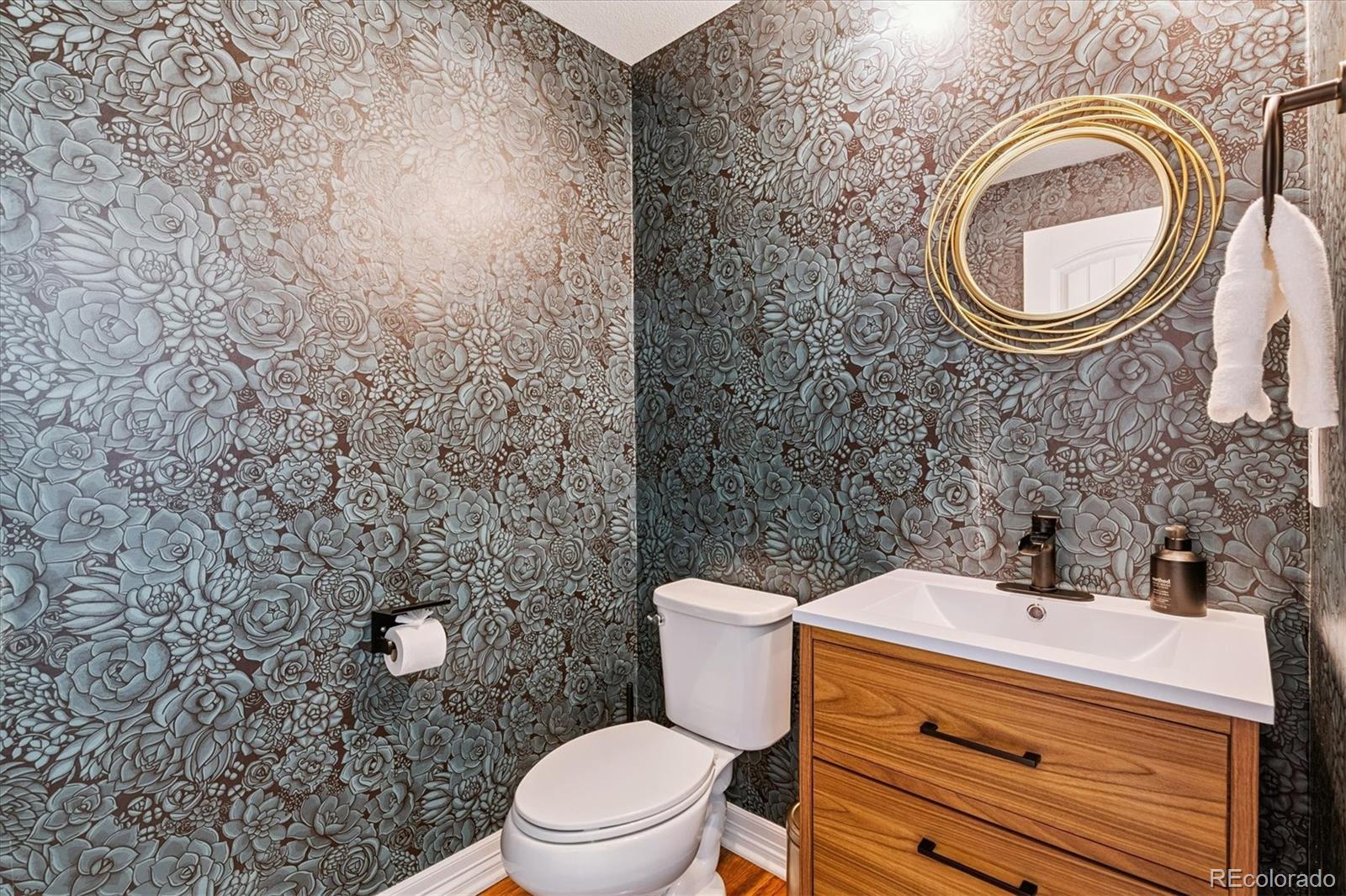 MLS Image #15 for 8695 e 49th place,denver, Colorado