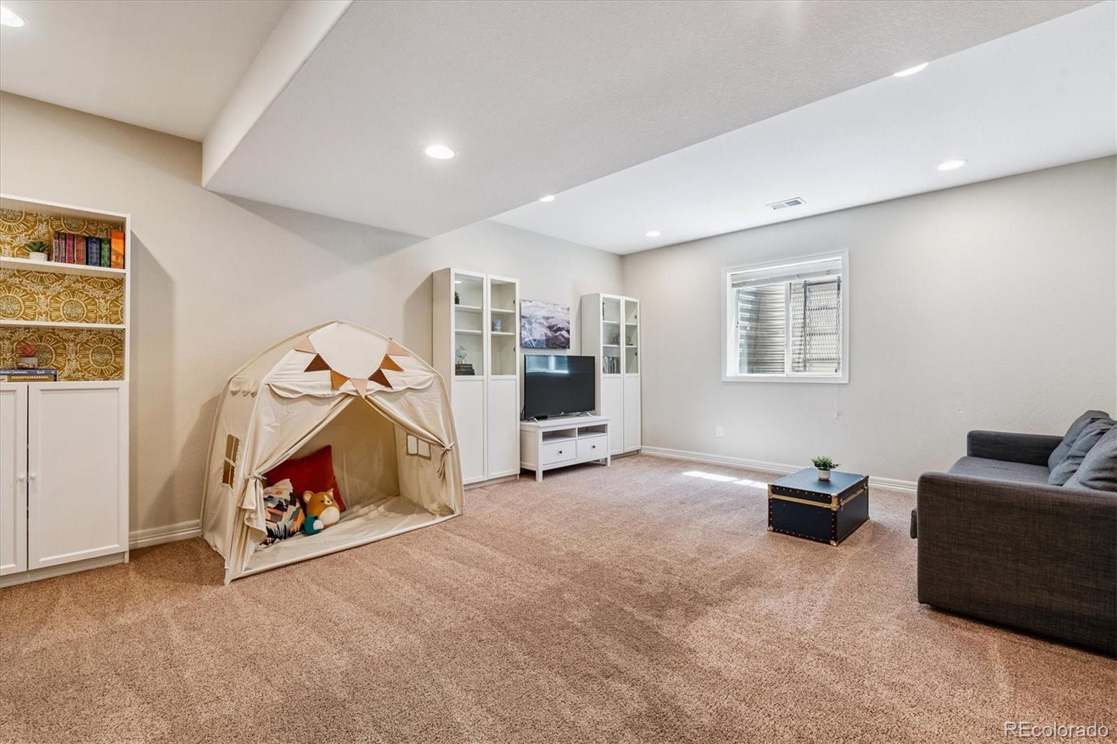 MLS Image #28 for 8695 e 49th place,denver, Colorado