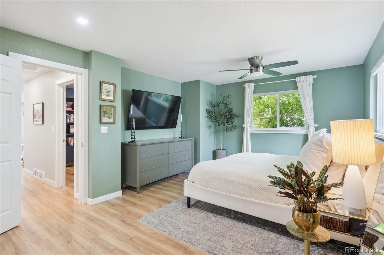 MLS Image #11 for 1888 s filbert court,denver, Colorado