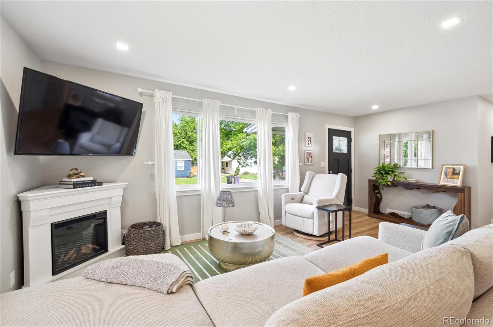 MLS Image #4 for 1888 s filbert court,denver, Colorado