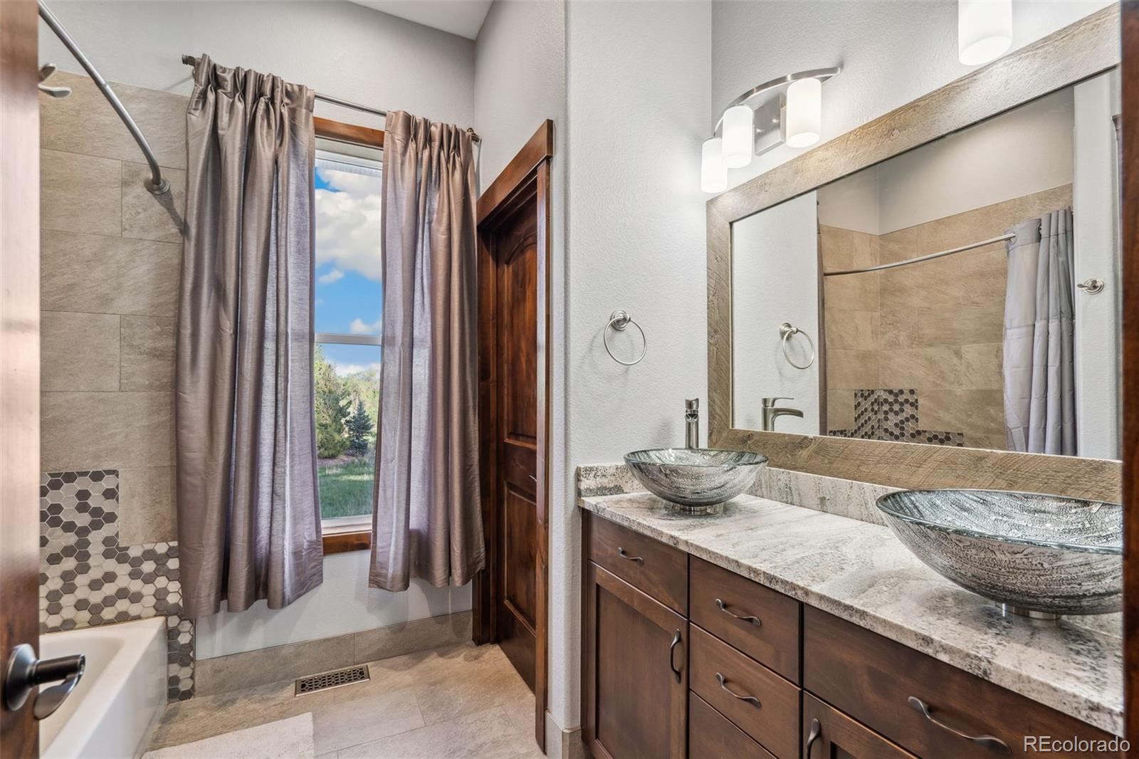 MLS Image #14 for 6332  woodland hill court,loveland, Colorado