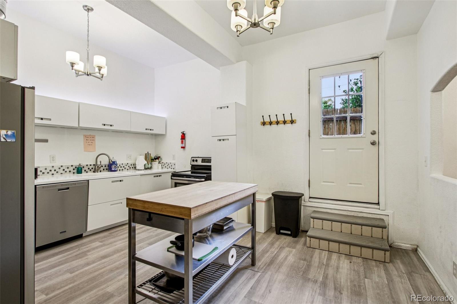 MLS Image #10 for 915  26th street,denver, Colorado