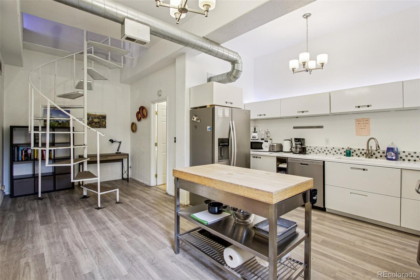 MLS Image #9 for 915  26th street,denver, Colorado