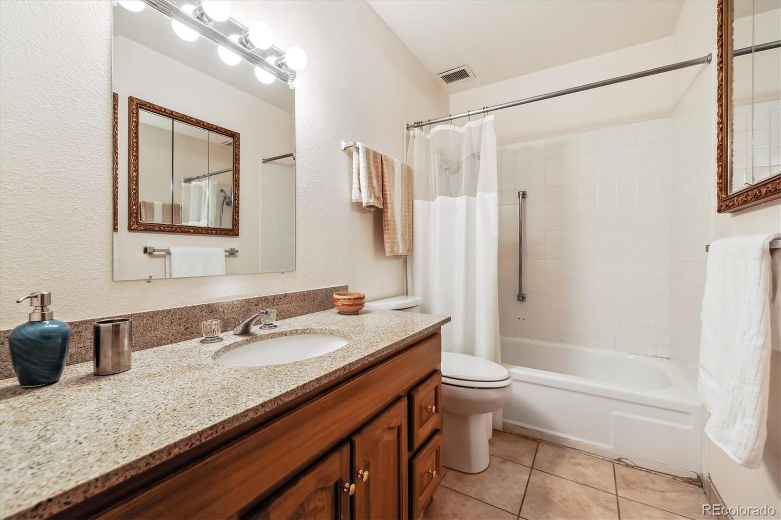 MLS Image #13 for 715 s alton way,denver, Colorado