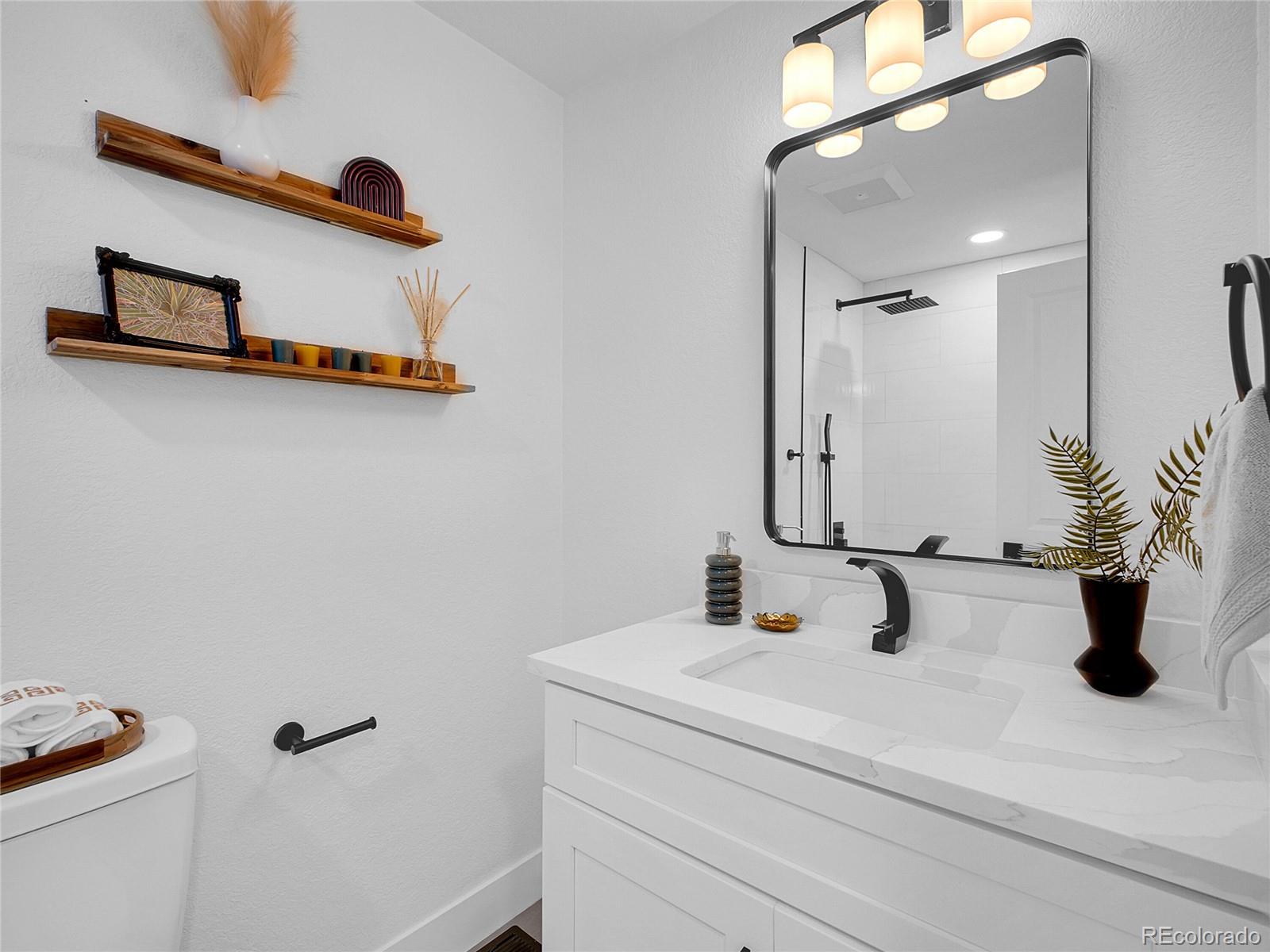 MLS Image #10 for 1517 s elkhart street,aurora, Colorado