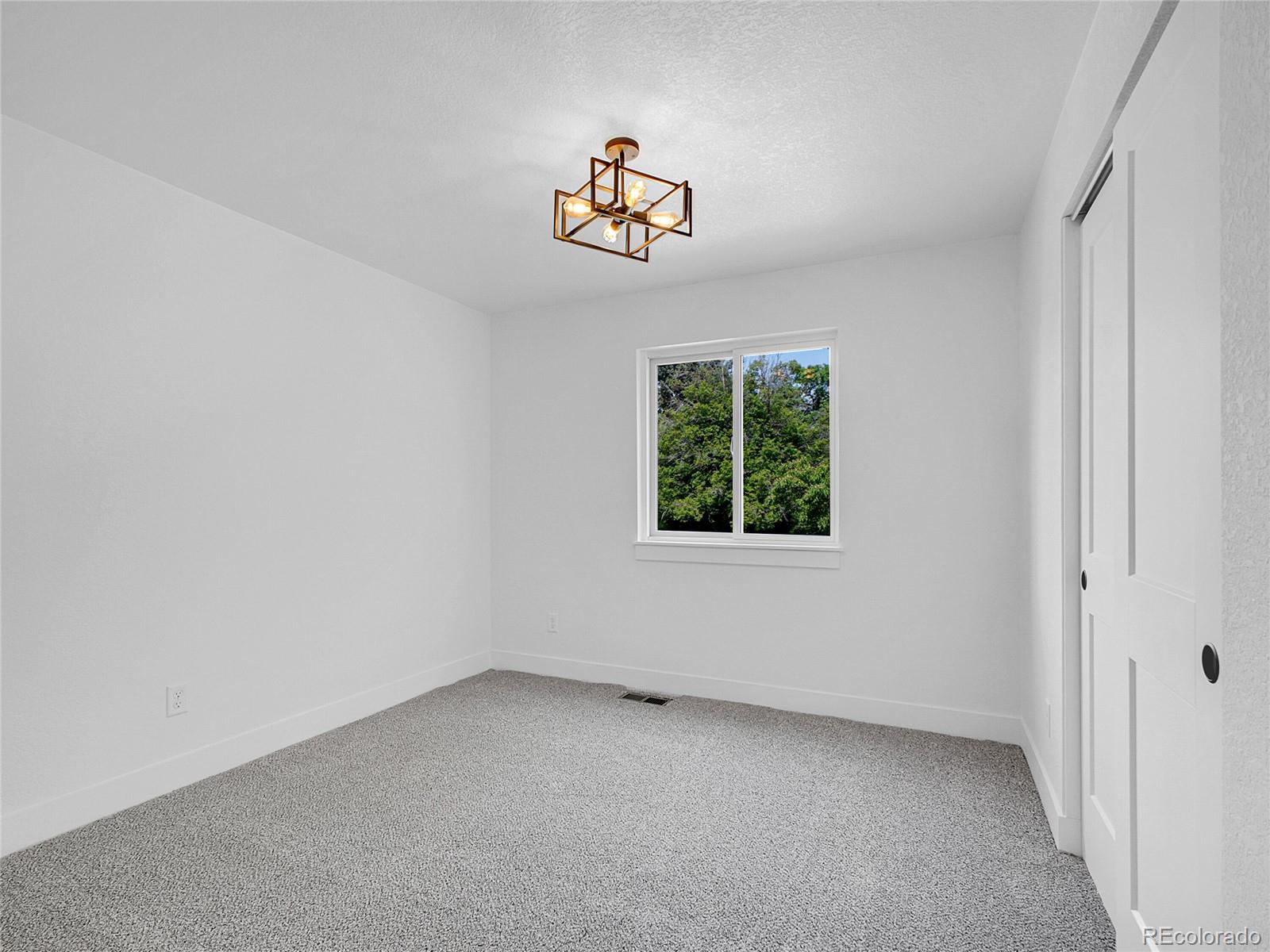 MLS Image #17 for 1517 s elkhart street,aurora, Colorado