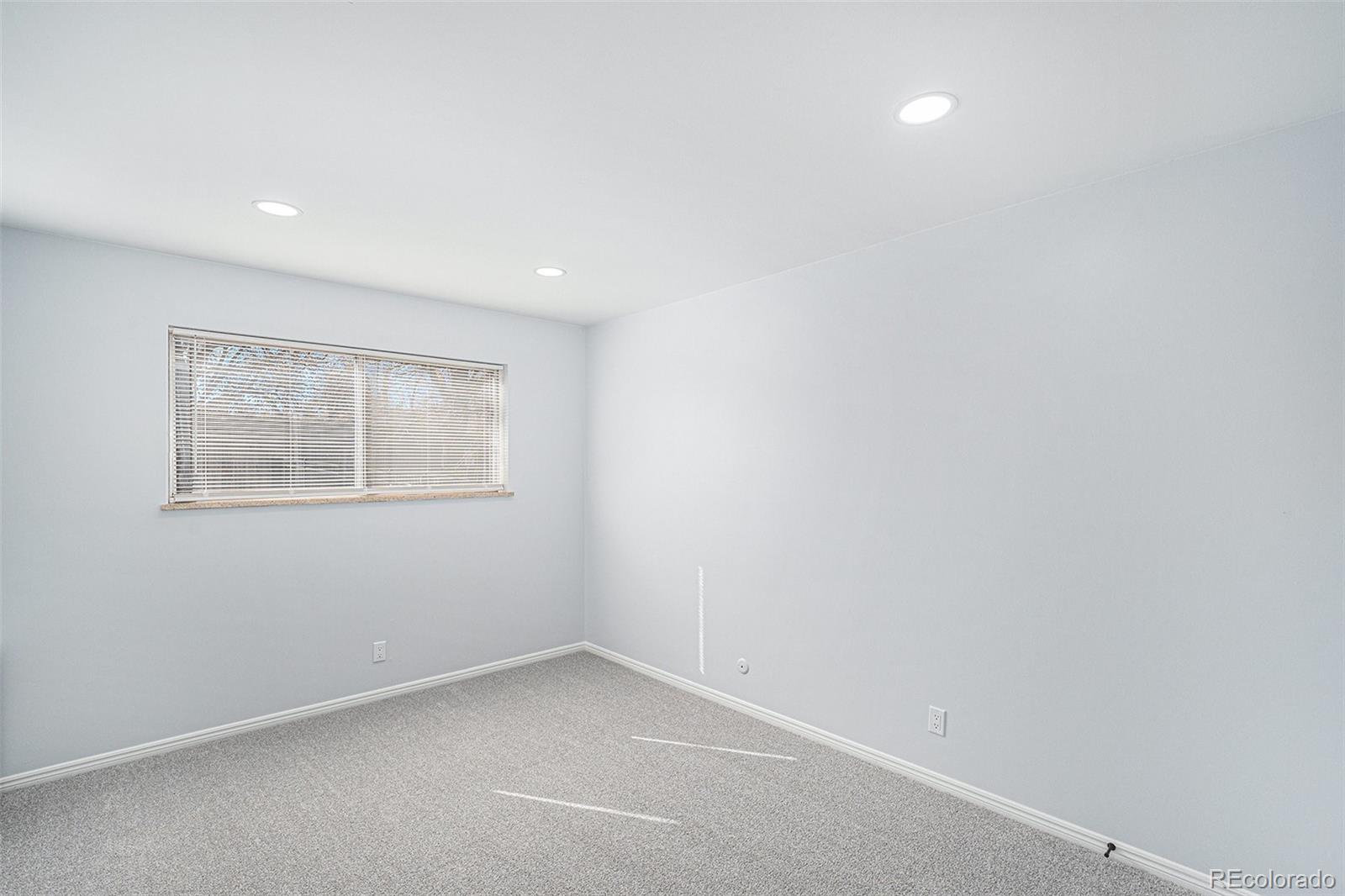MLS Image #12 for 2203 s holly street,denver, Colorado