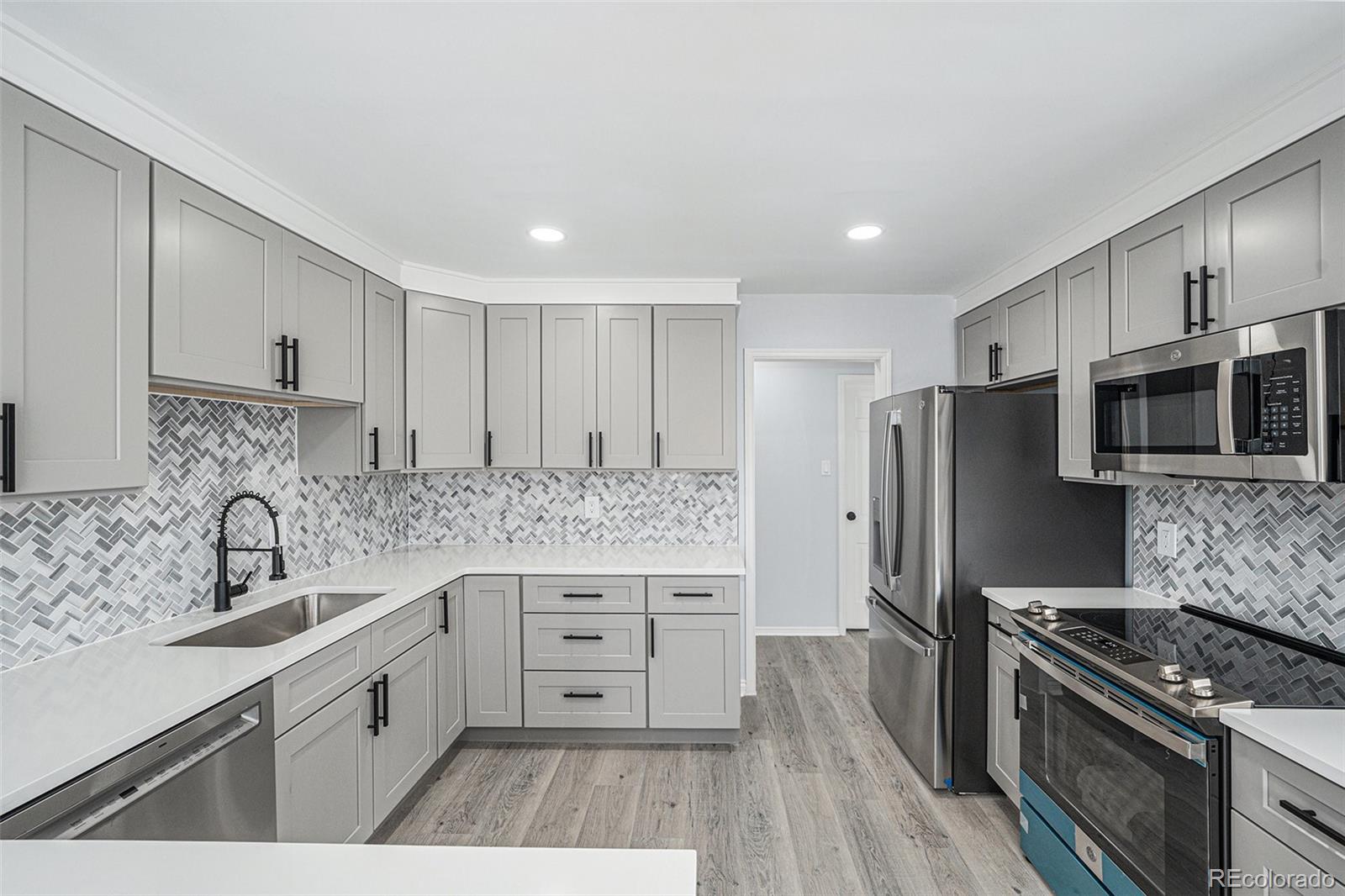MLS Image #7 for 2203 s holly street,denver, Colorado