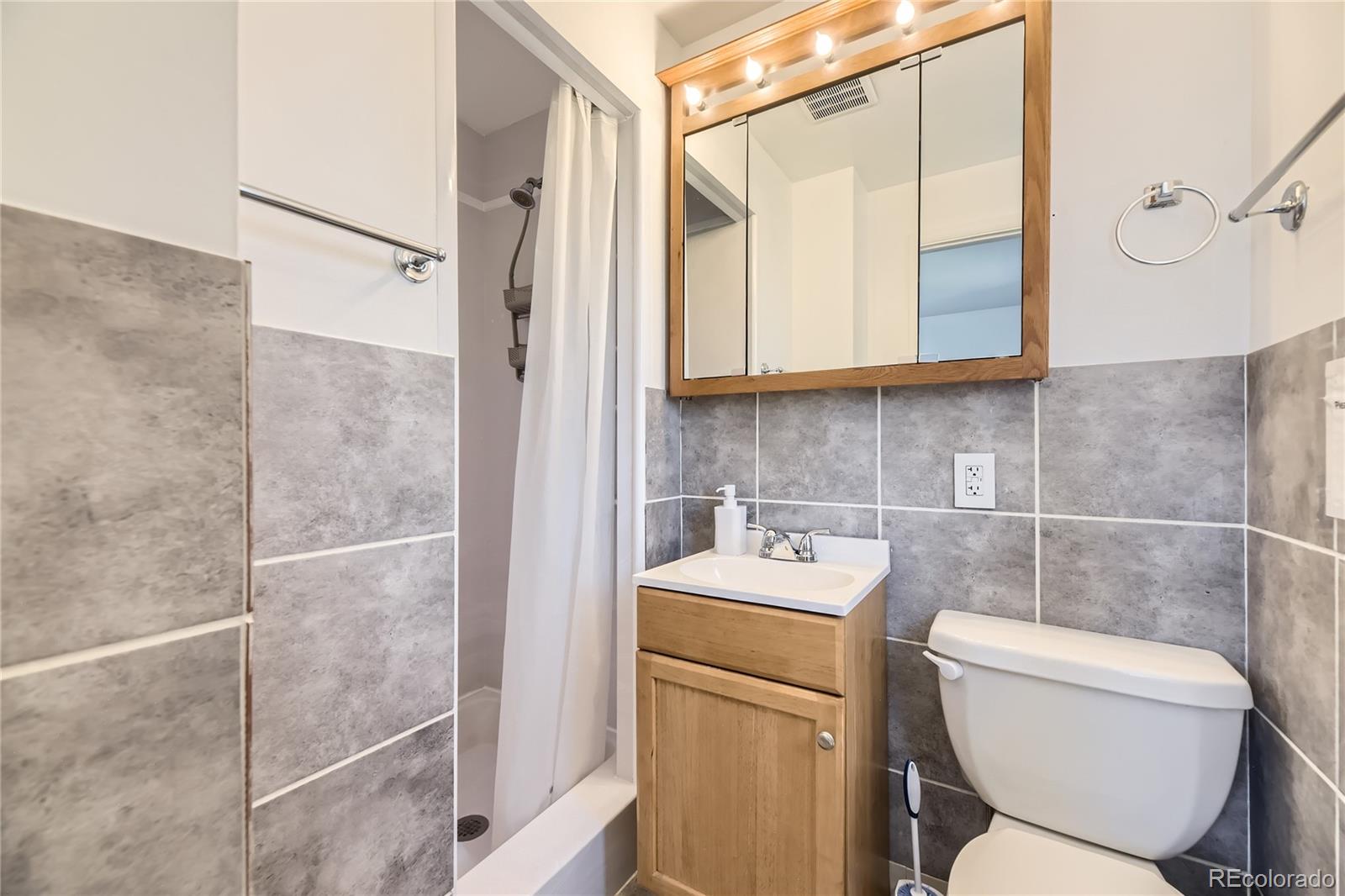 MLS Image #15 for 10633 e 6th place,aurora, Colorado