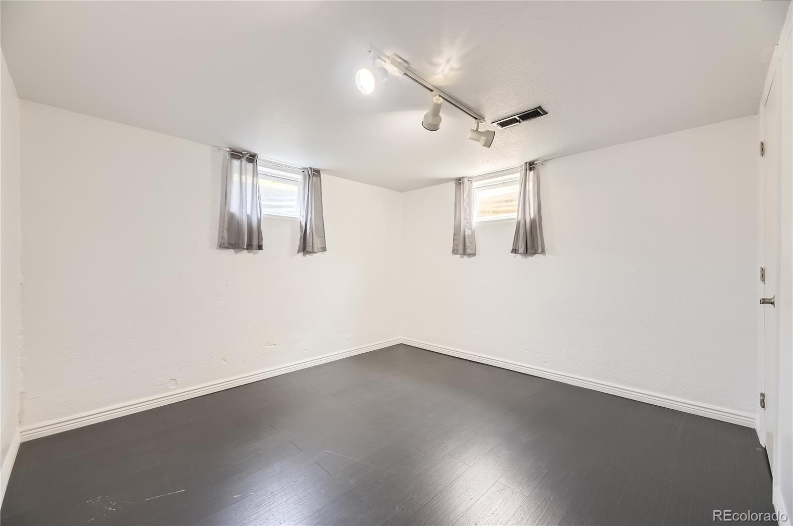 MLS Image #19 for 10633 e 6th place,aurora, Colorado