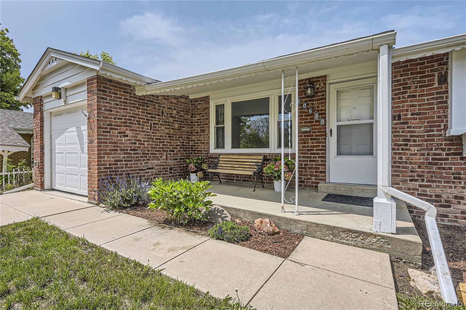 MLS Image #2 for 10633 e 6th place,aurora, Colorado