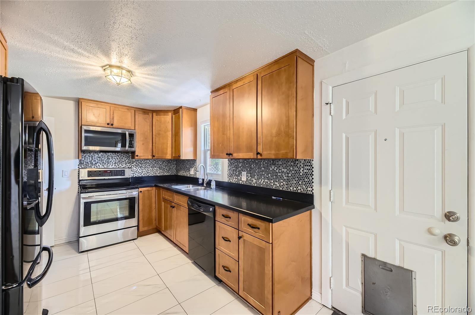 MLS Image #7 for 10633 e 6th place,aurora, Colorado