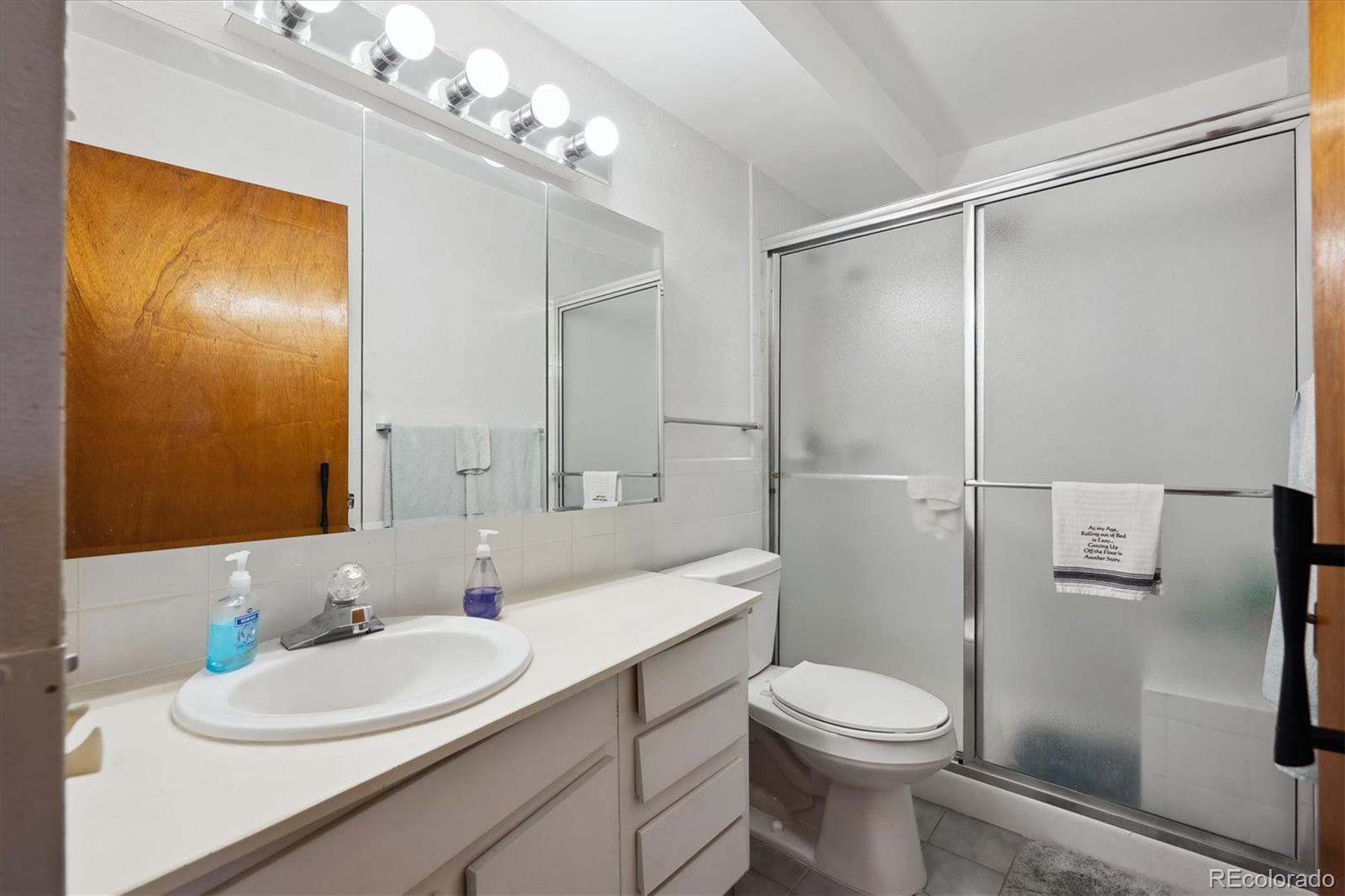 MLS Image #12 for 710 s clinton street 1a,denver, Colorado