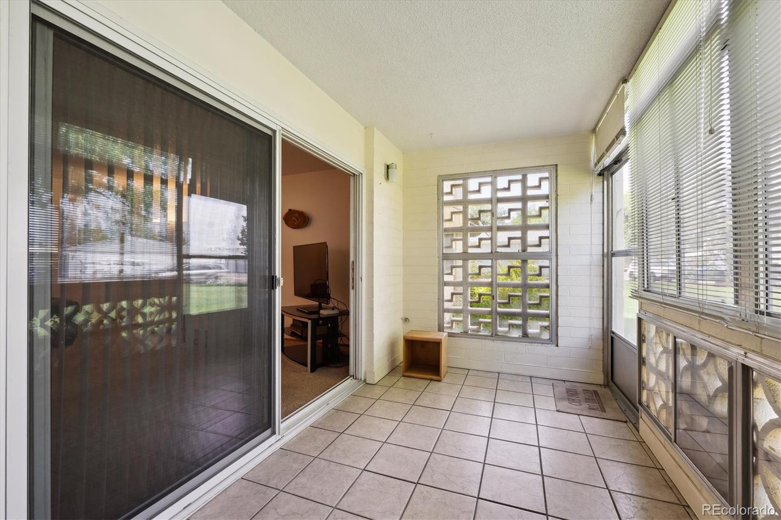 MLS Image #15 for 710 s clinton street 1a,denver, Colorado
