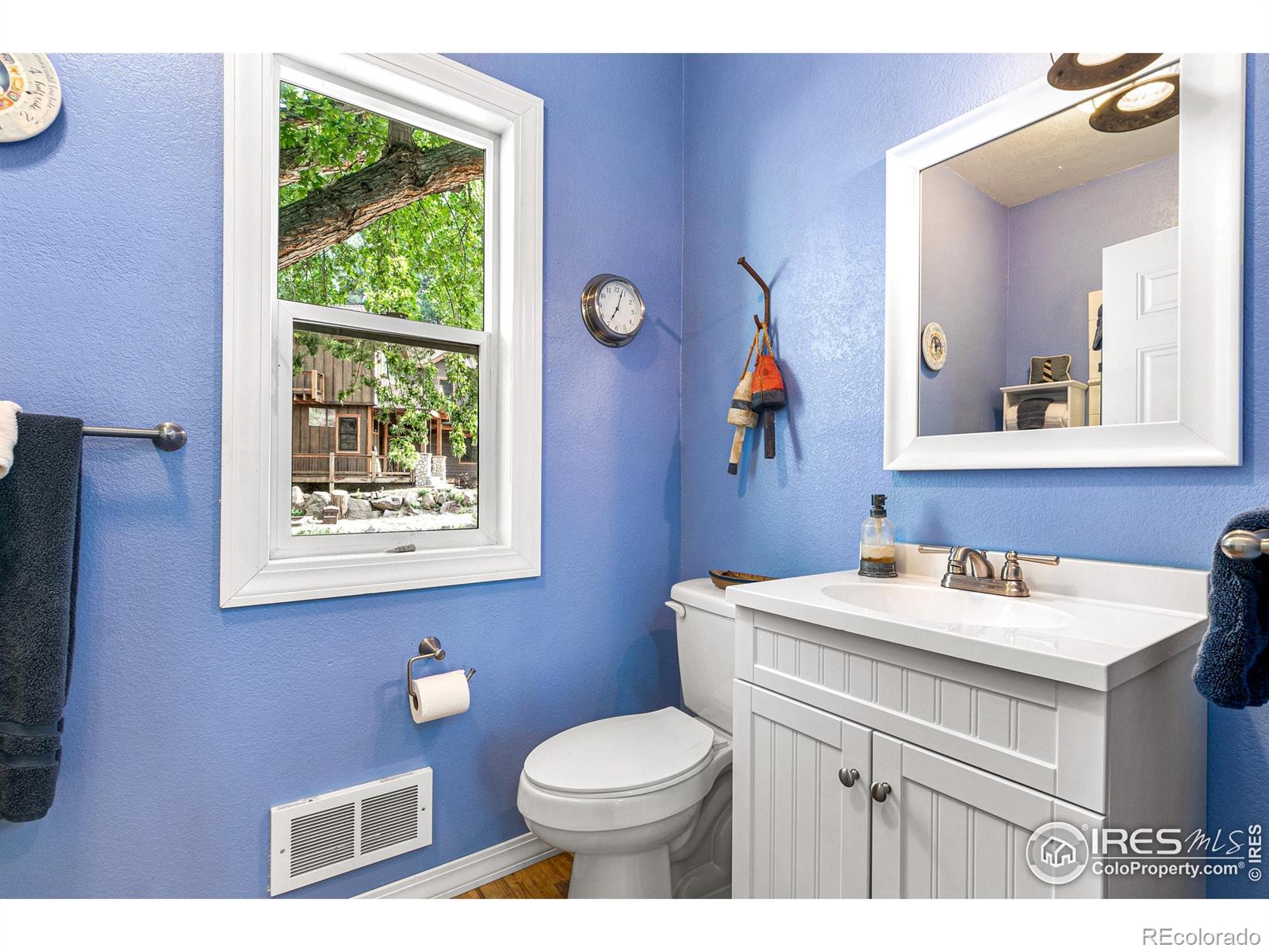 MLS Image #33 for 16996 n saint vrain drive,lyons, Colorado