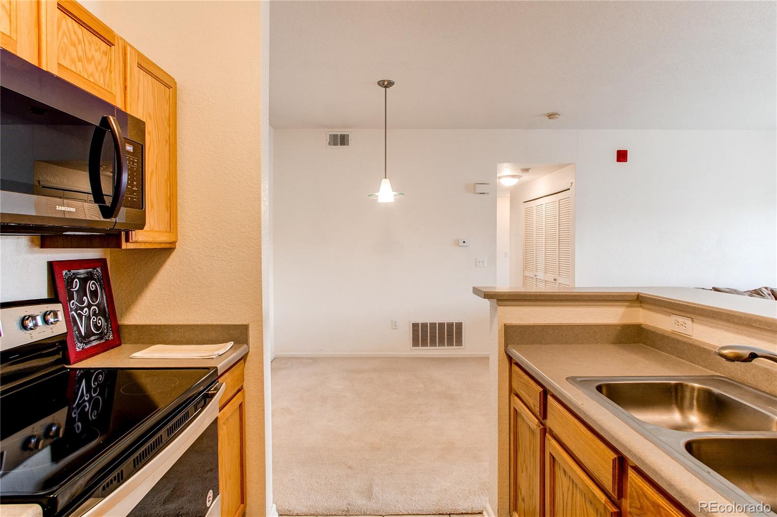 MLS Image #11 for 908 s yampa street,aurora, Colorado