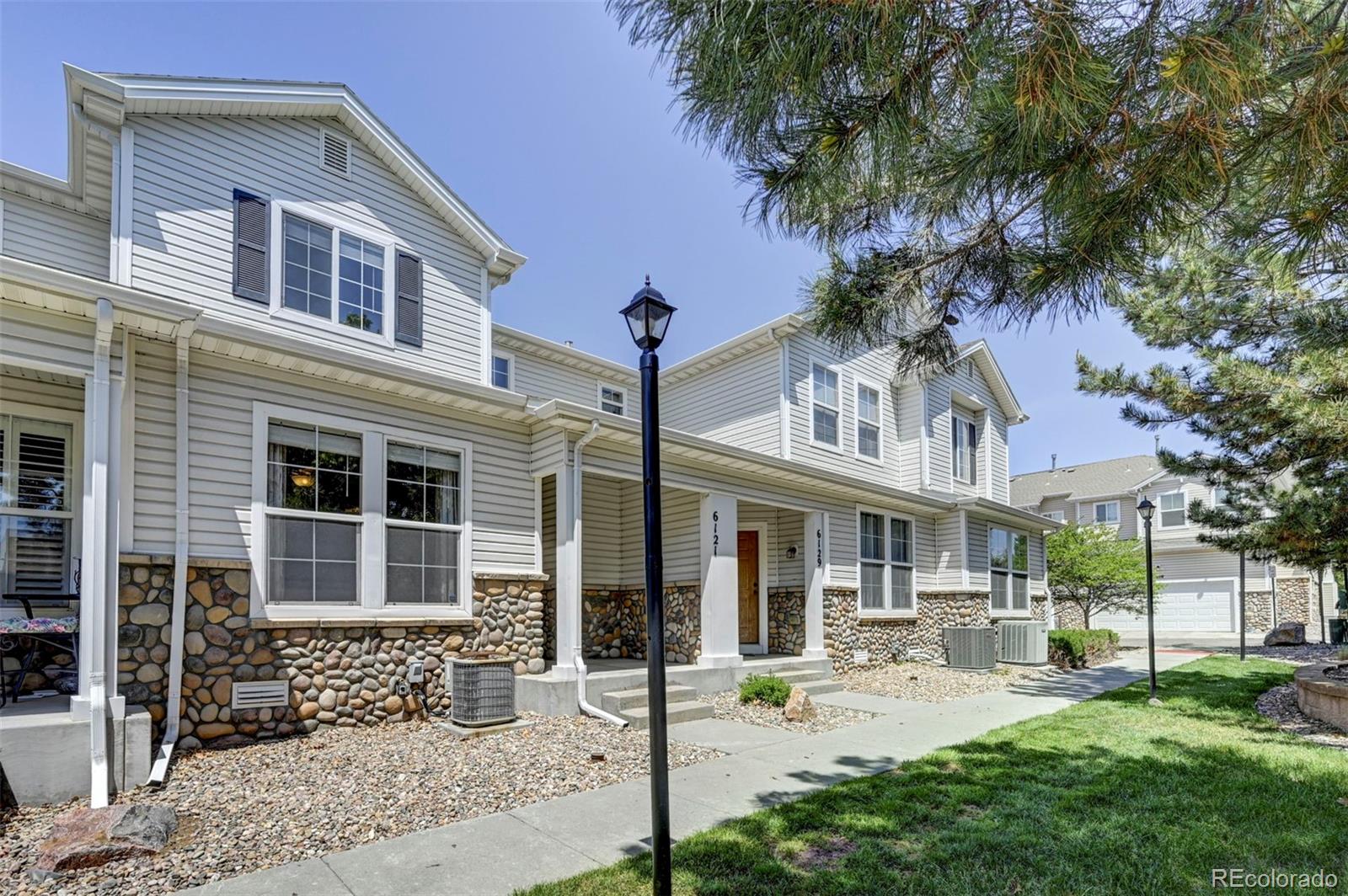 MLS Image #3 for 6121  ensemble heights,colorado springs, Colorado