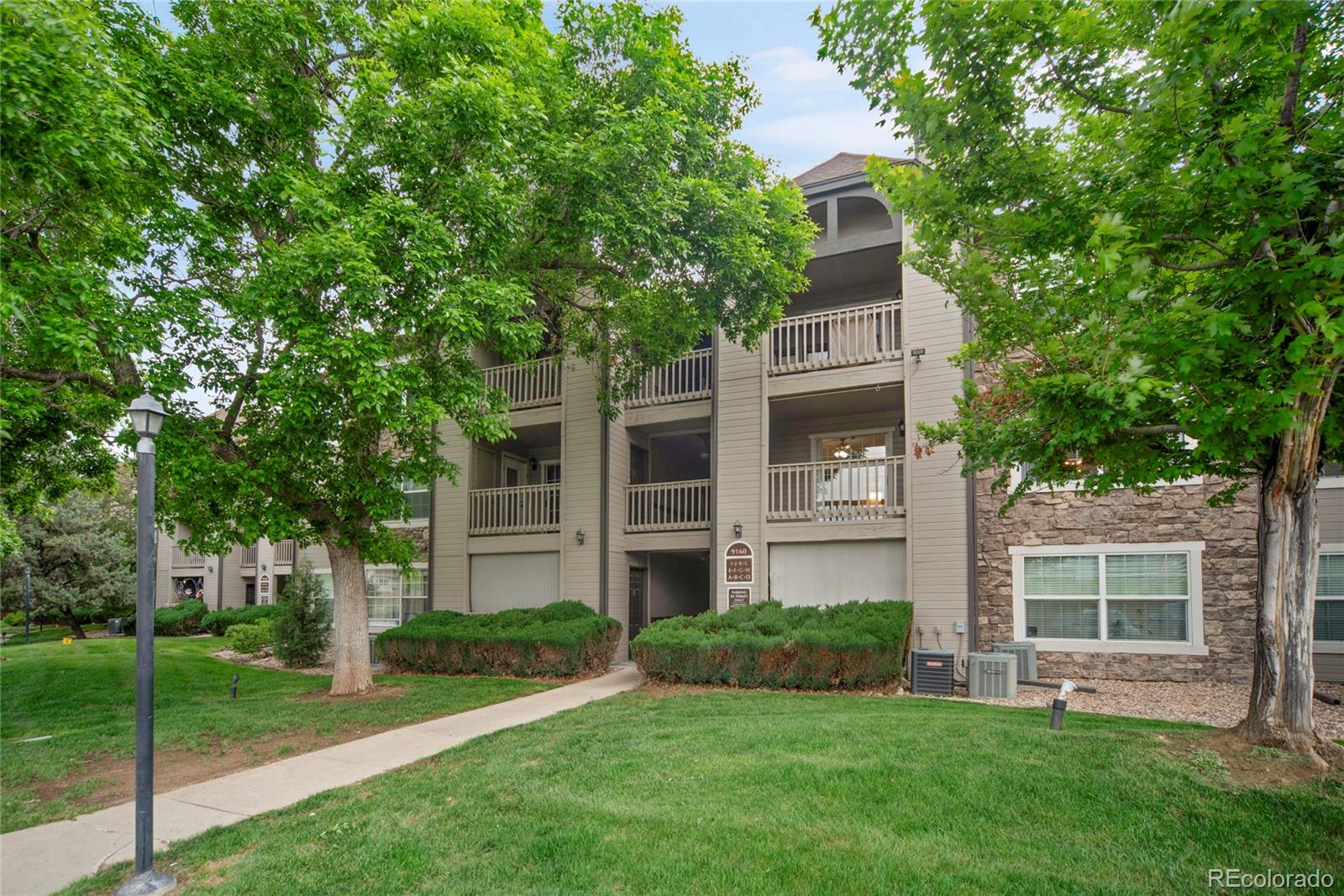 MLS Image #1 for 9160 e arbor circle,englewood, Colorado