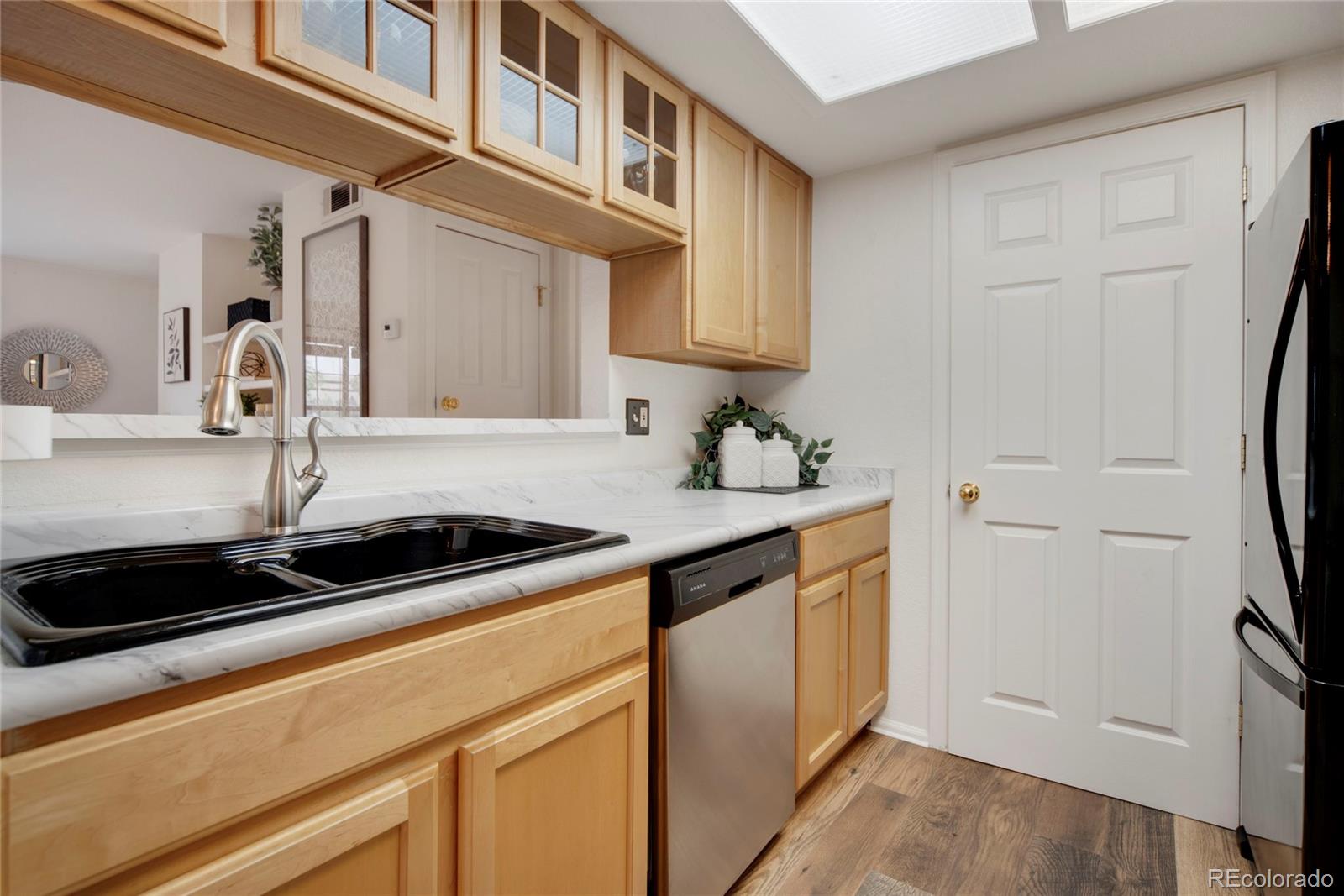 MLS Image #10 for 9160 e arbor circle,englewood, Colorado