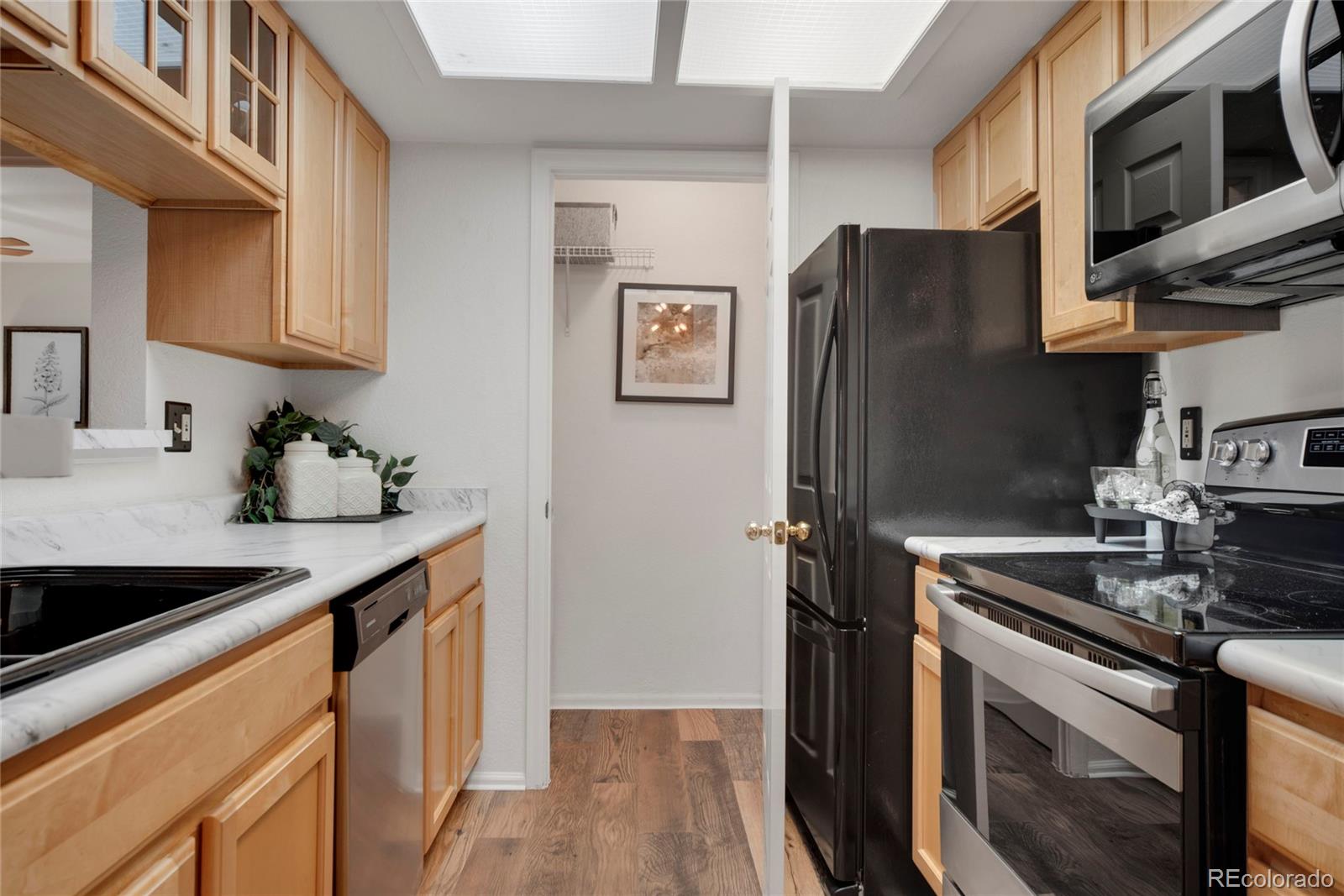 MLS Image #13 for 9160 e arbor circle,englewood, Colorado