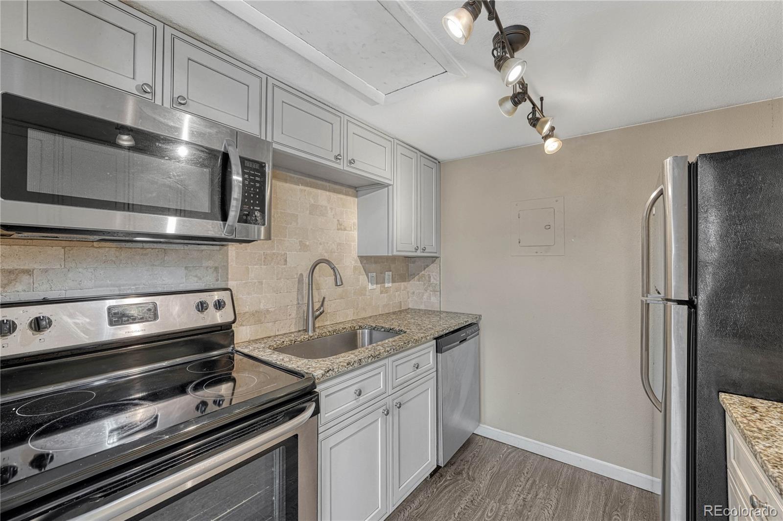 MLS Image #10 for 3337 s monaco parkway,denver, Colorado