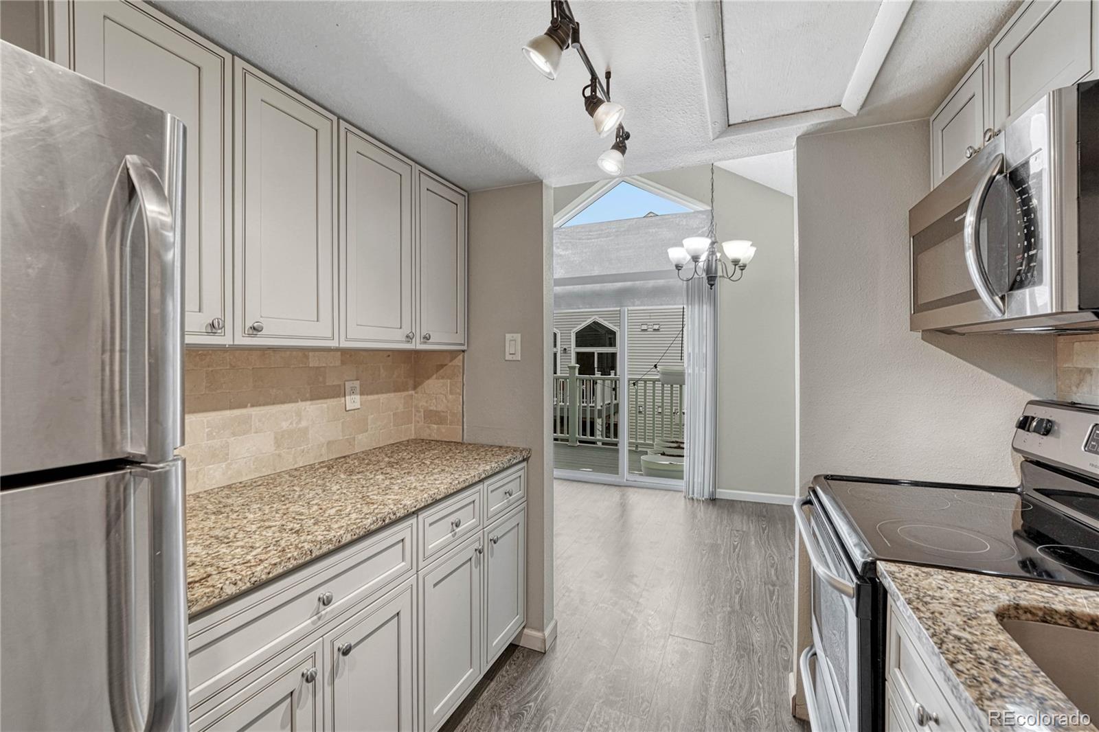 MLS Image #12 for 3337 s monaco parkway,denver, Colorado