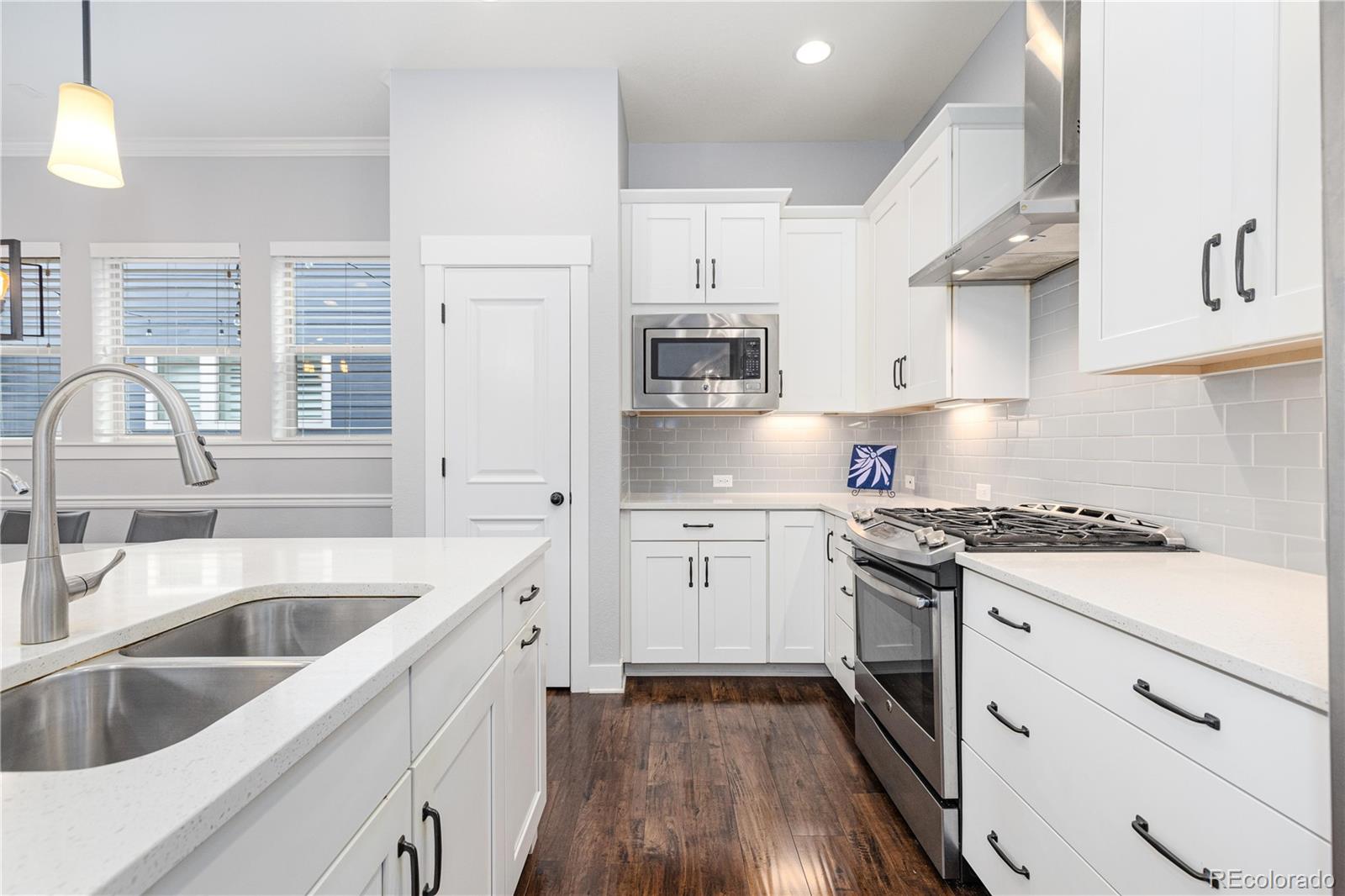 MLS Image #5 for 8768 e 54th place,denver, Colorado