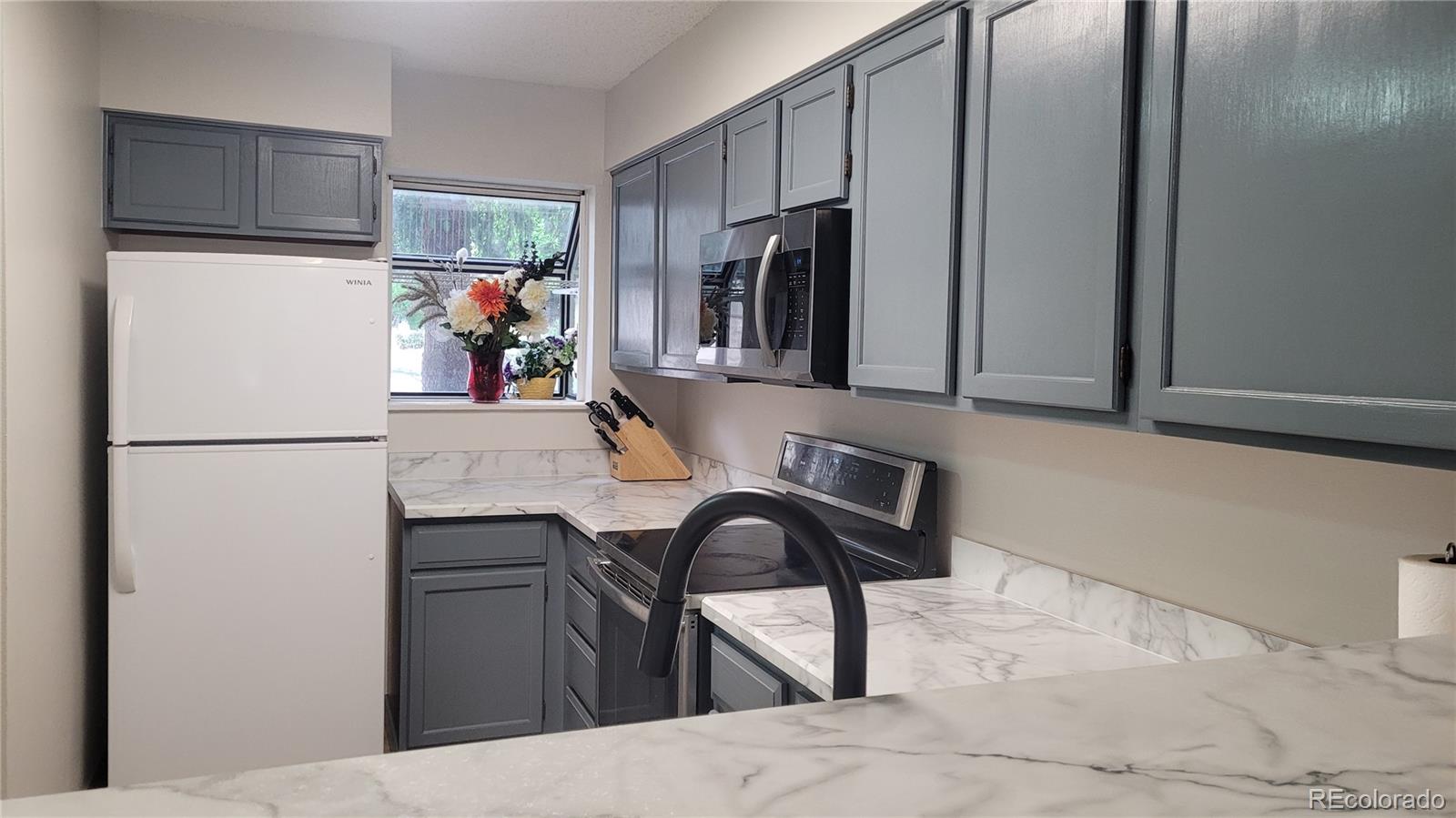 MLS Image #18 for 1818 s quebec way,denver, Colorado