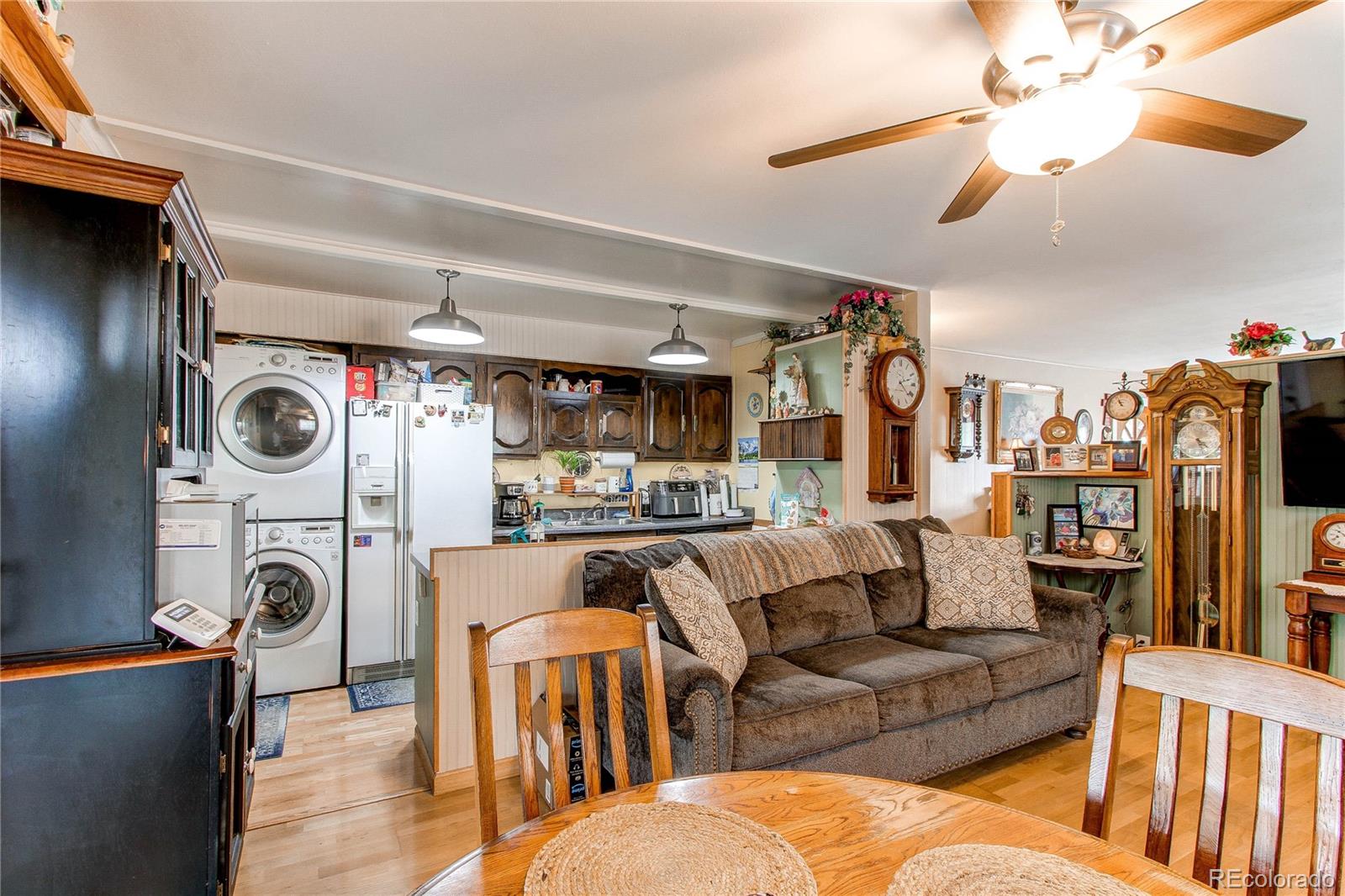 MLS Image #12 for 840  essex drive,denver, Colorado