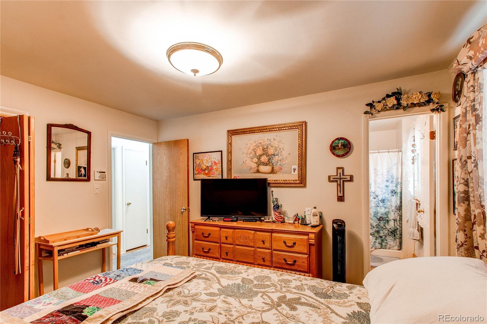 MLS Image #18 for 840  essex drive,denver, Colorado