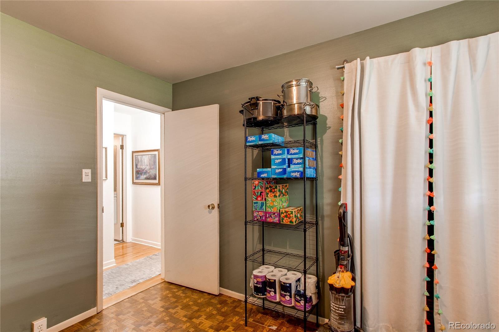 MLS Image #21 for 840  essex drive,denver, Colorado