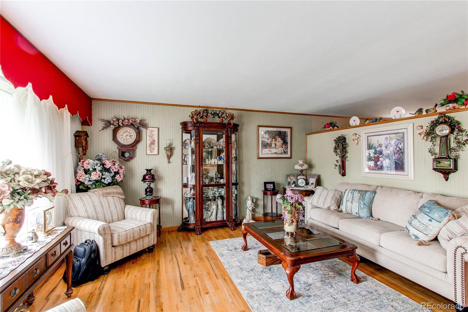 MLS Image #4 for 840  essex drive,denver, Colorado