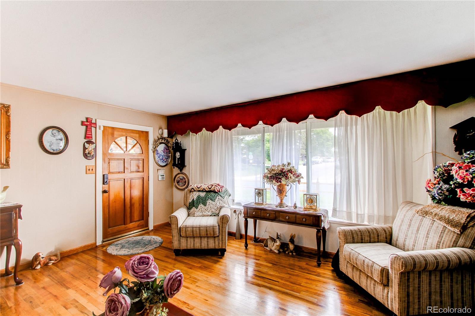 MLS Image #6 for 840  essex drive,denver, Colorado