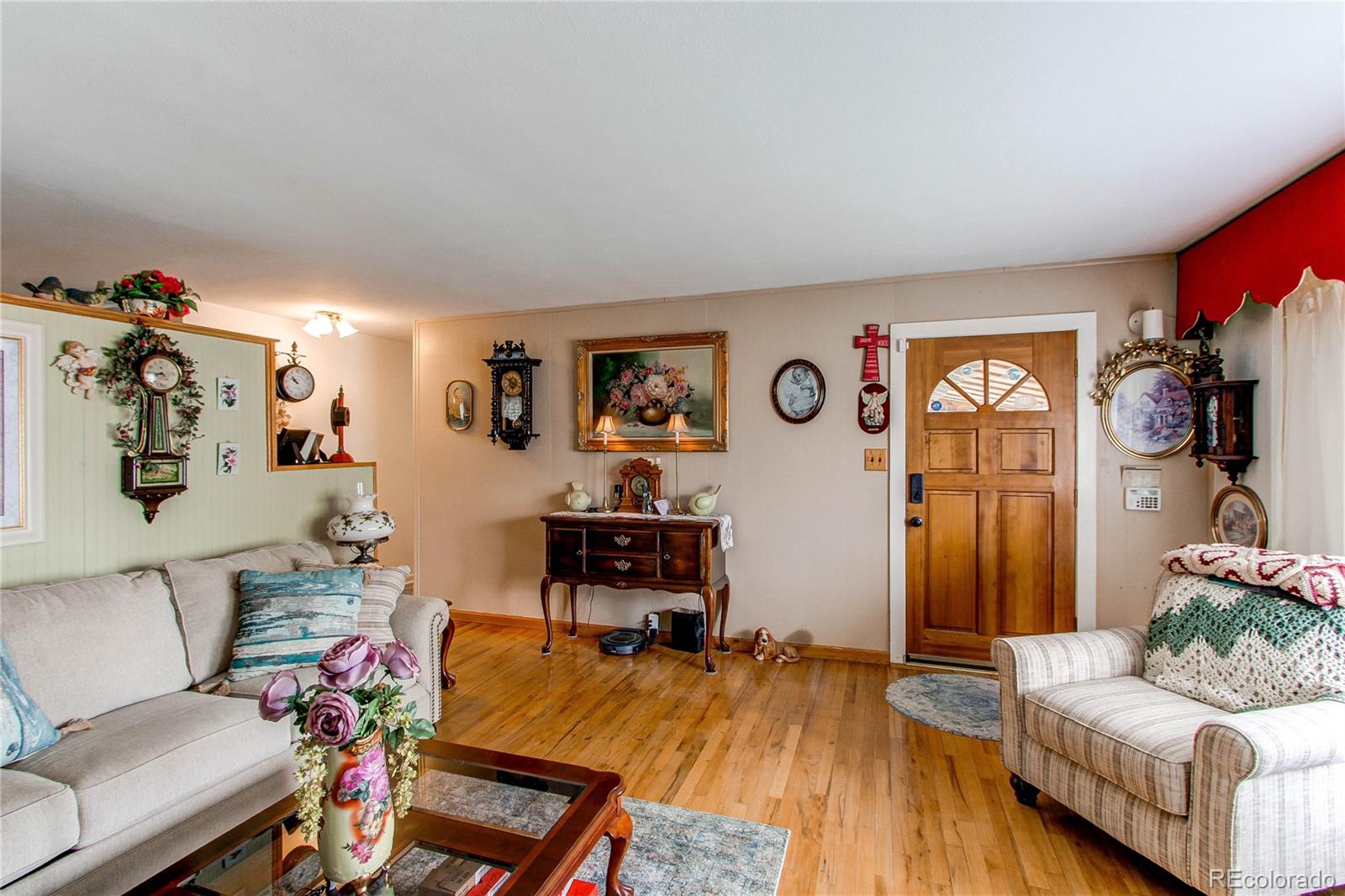 MLS Image #7 for 840  essex drive,denver, Colorado