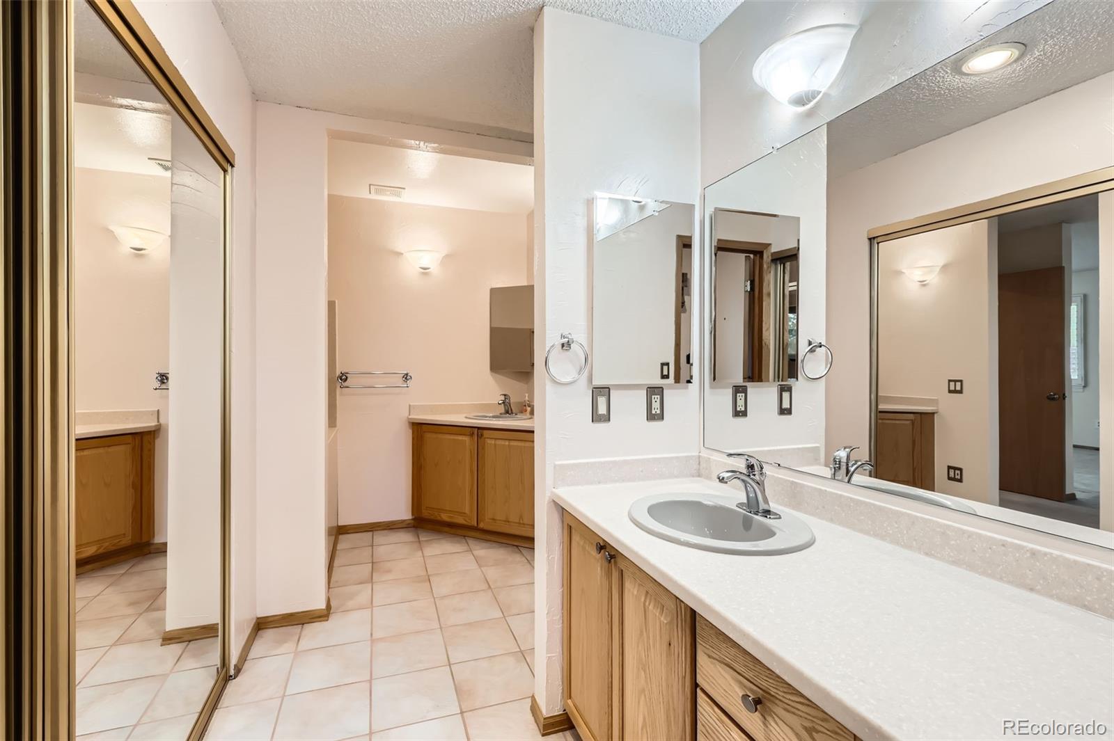 MLS Image #17 for 10365 e weaver circle,englewood, Colorado