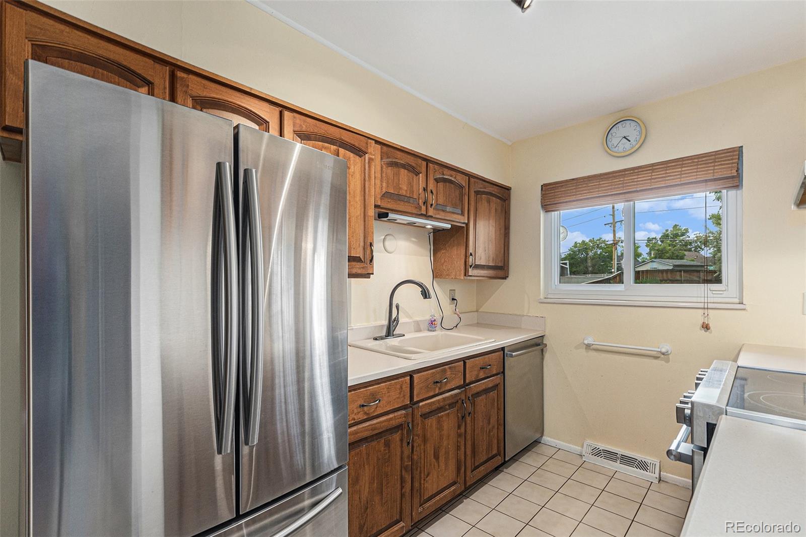 MLS Image #12 for 2743 s reading court,denver, Colorado