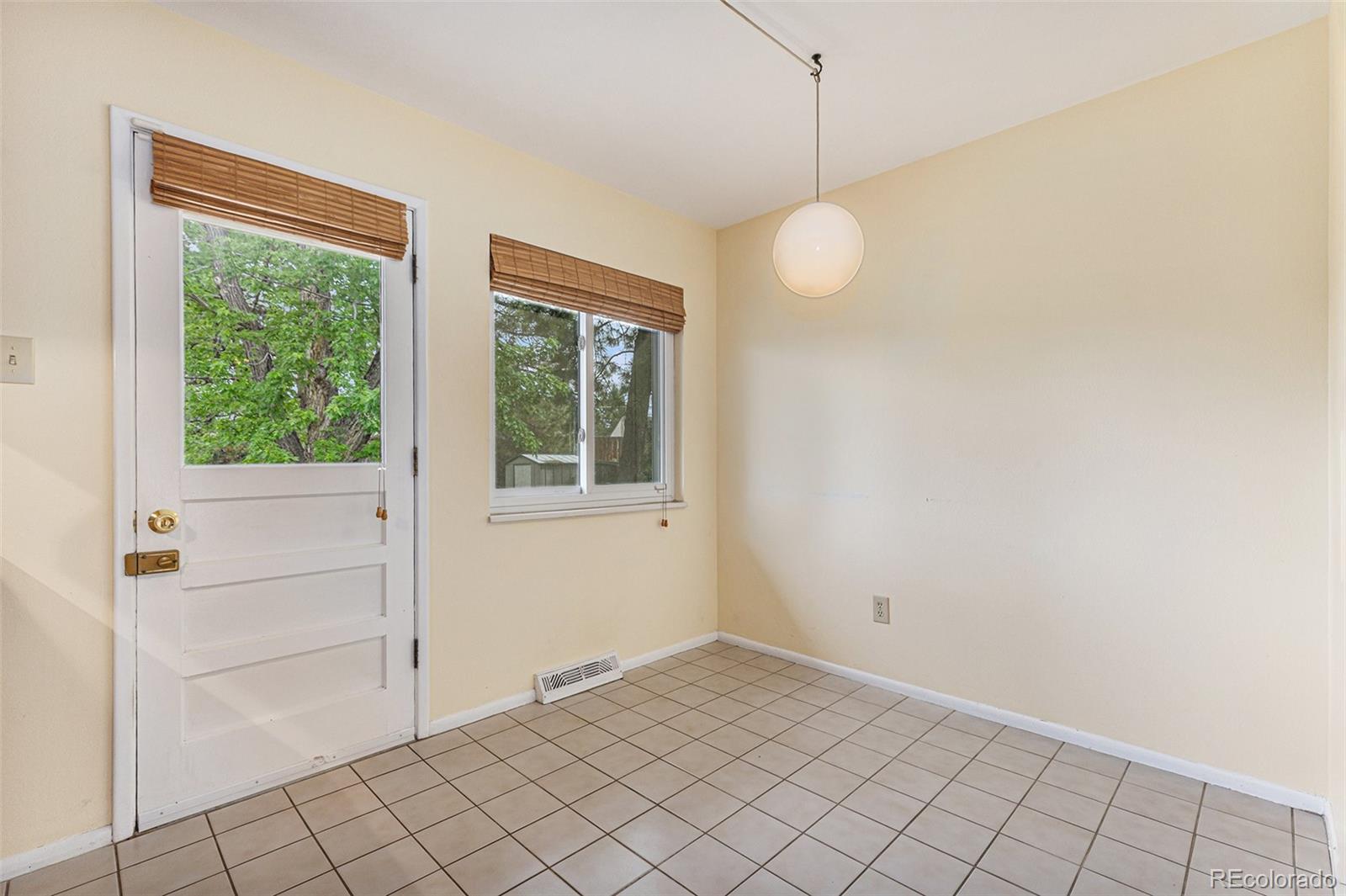 MLS Image #17 for 2743 s reading court,denver, Colorado