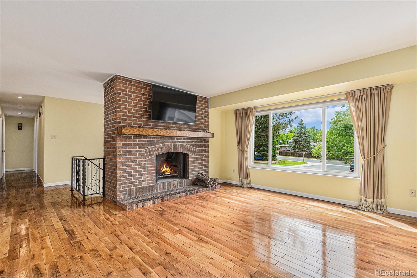MLS Image #5 for 2743 s reading court,denver, Colorado