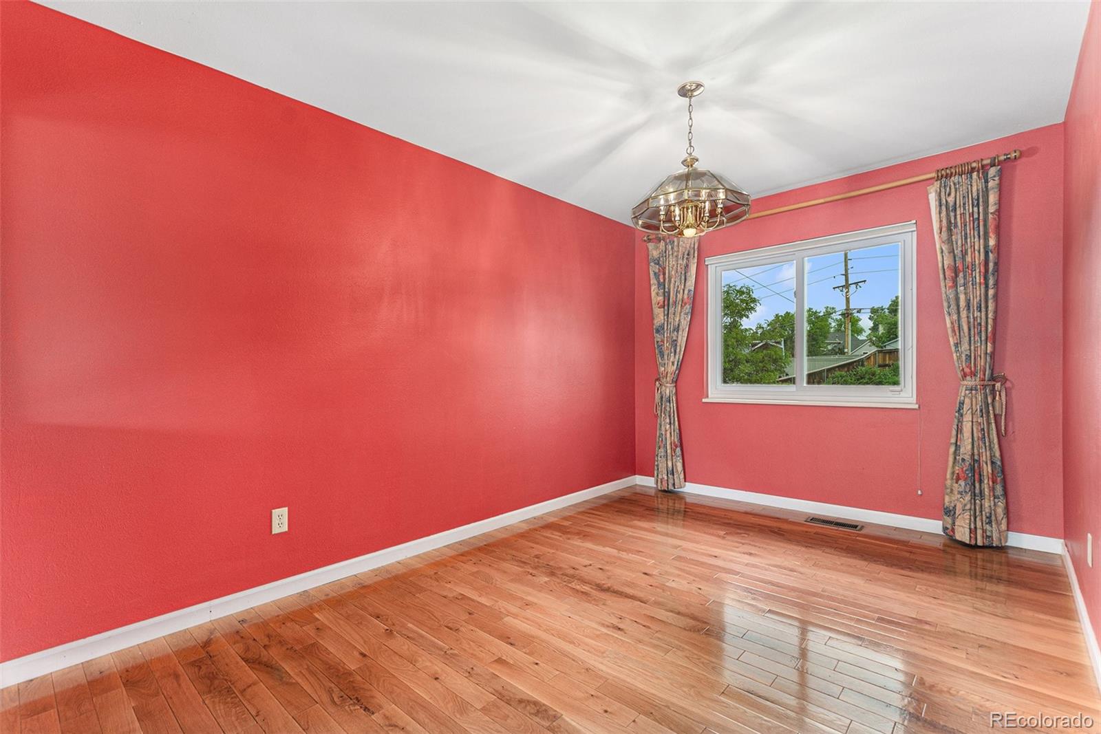 MLS Image #8 for 2743 s reading court,denver, Colorado