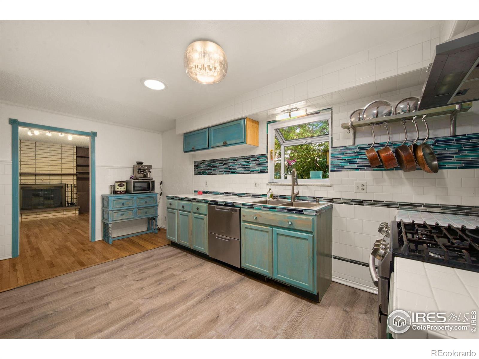 MLS Image #9 for 1307  redwood drive,loveland, Colorado